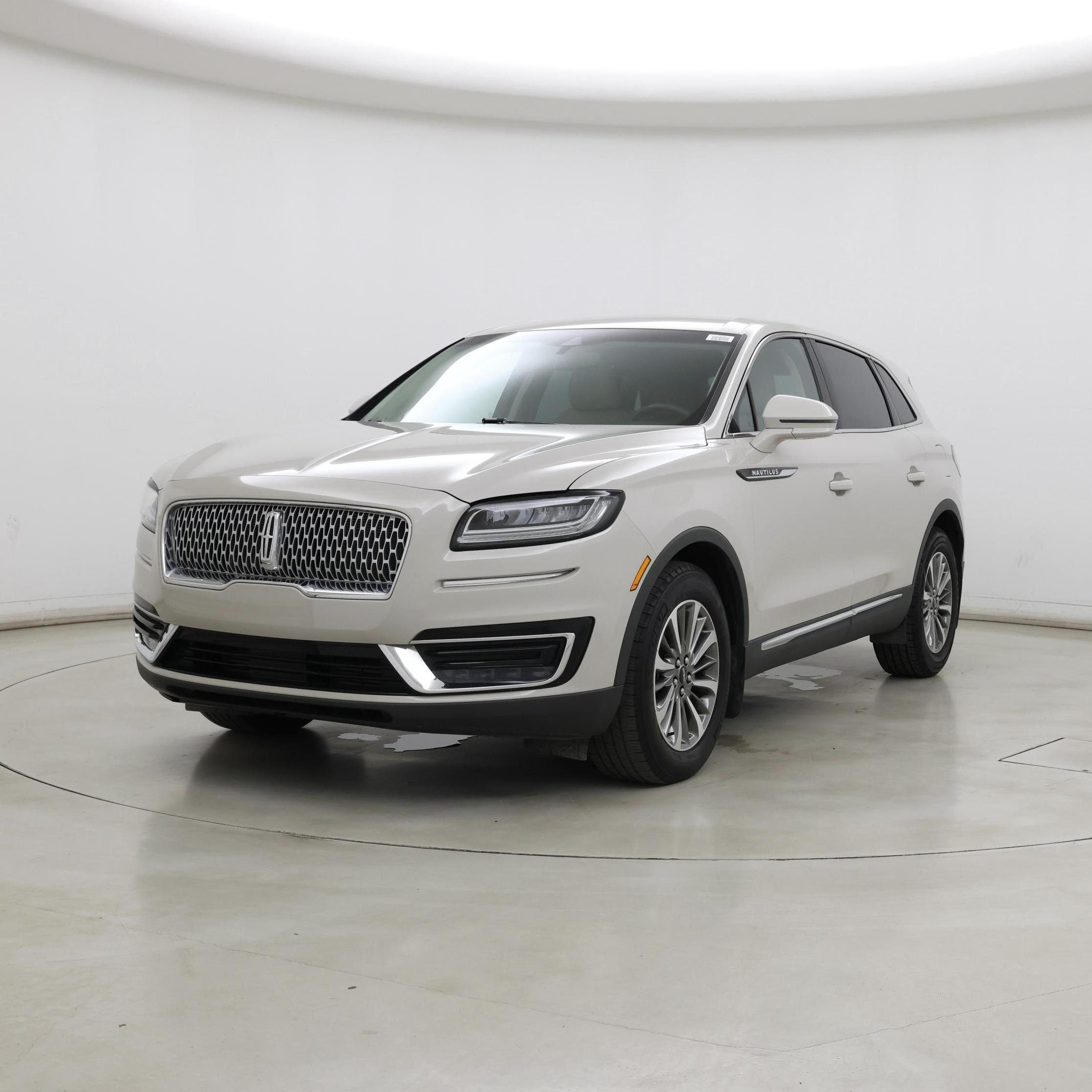 Thumbnail: 2019 Lincoln Nautilus - 4