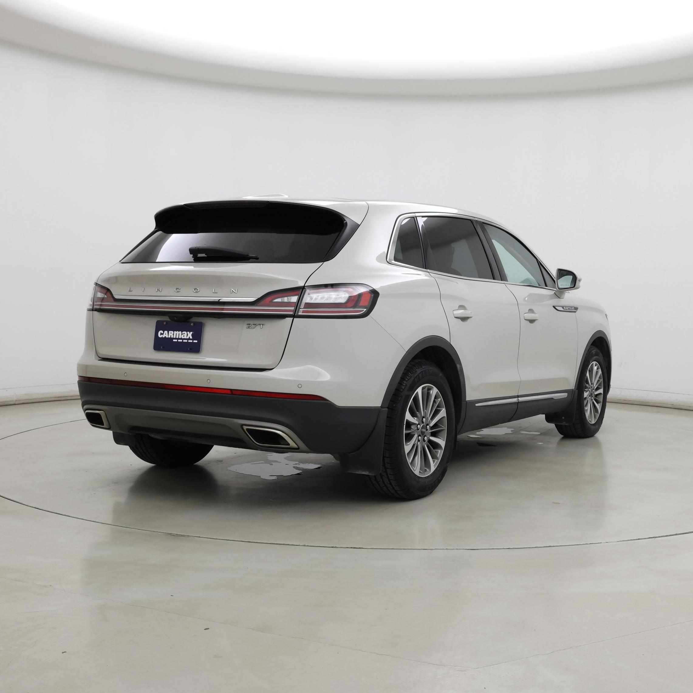Thumbnail: 2019 Lincoln Nautilus - 8