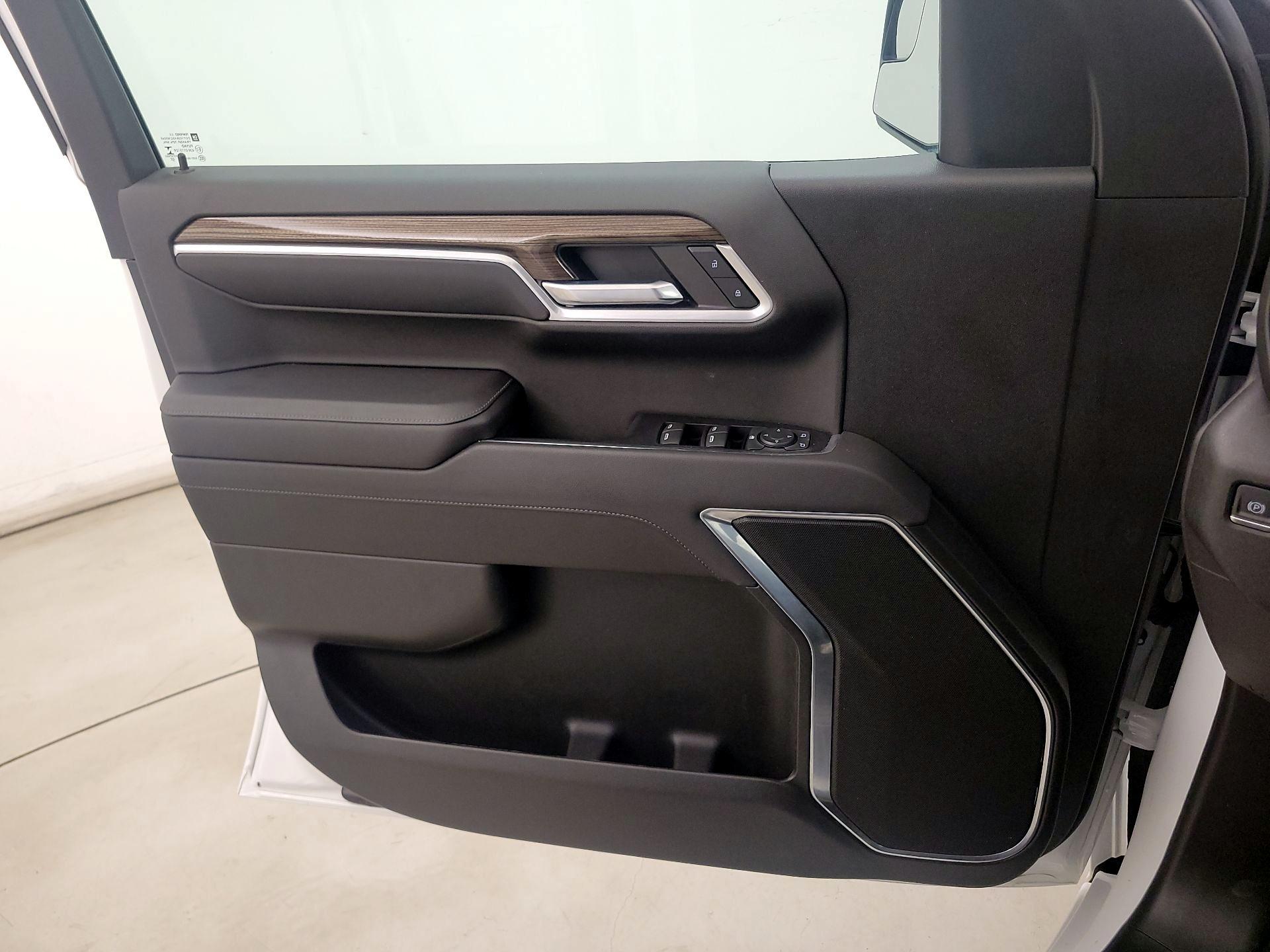 Thumbnail: 2022 Chevrolet Silverado 1500 - 12