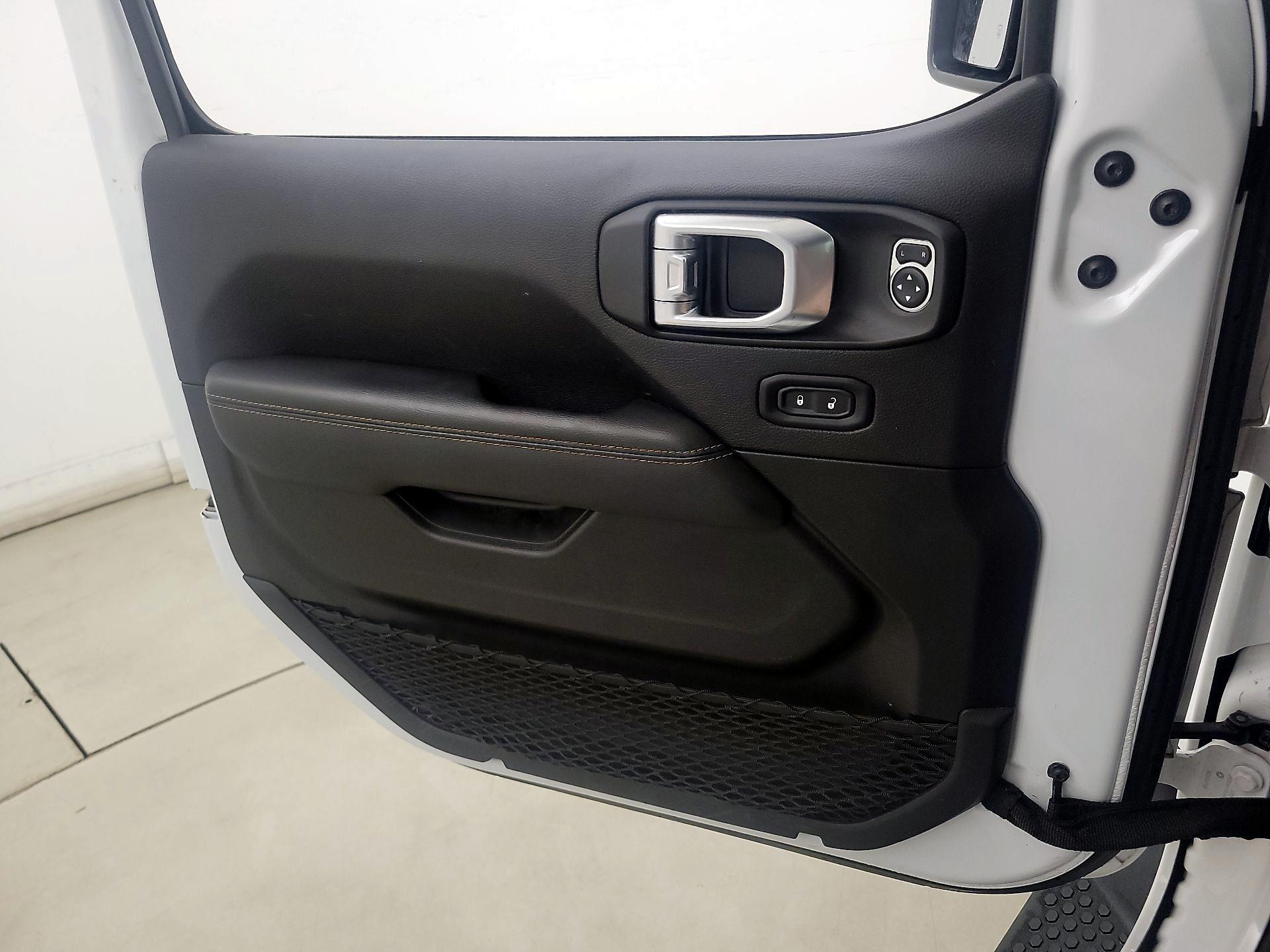 Thumbnail: 2022 Jeep Wrangler - 12