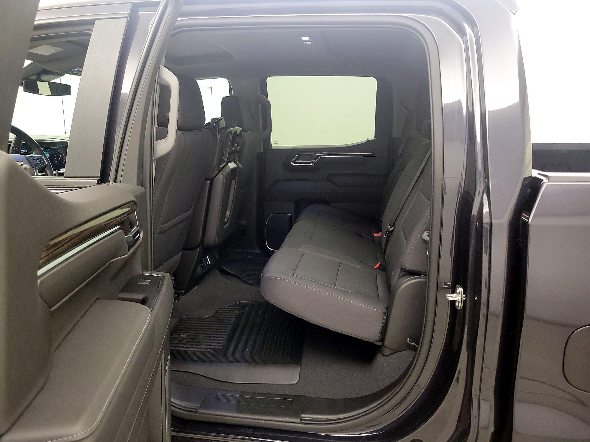Thumbnail: 2023 Chevrolet Silverado 1500 - 19