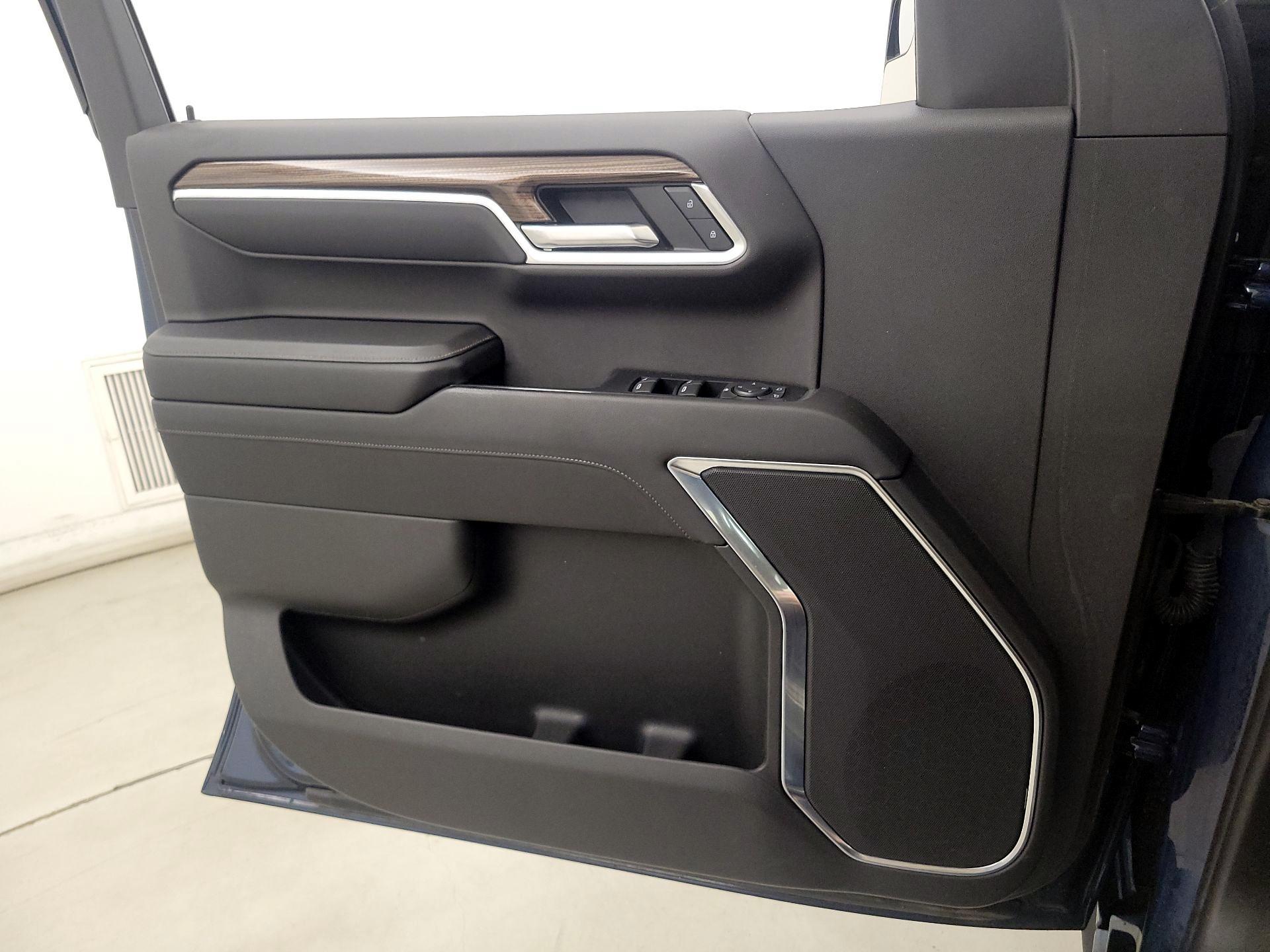 Thumbnail: 2022 Chevrolet Silverado 1500 - 12