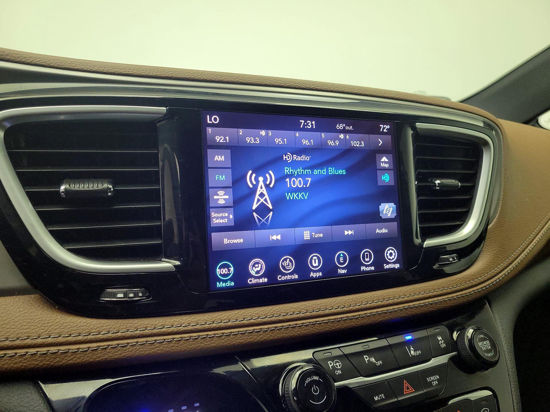 Thumbnail: 2020 Chrysler Pacifica - 16