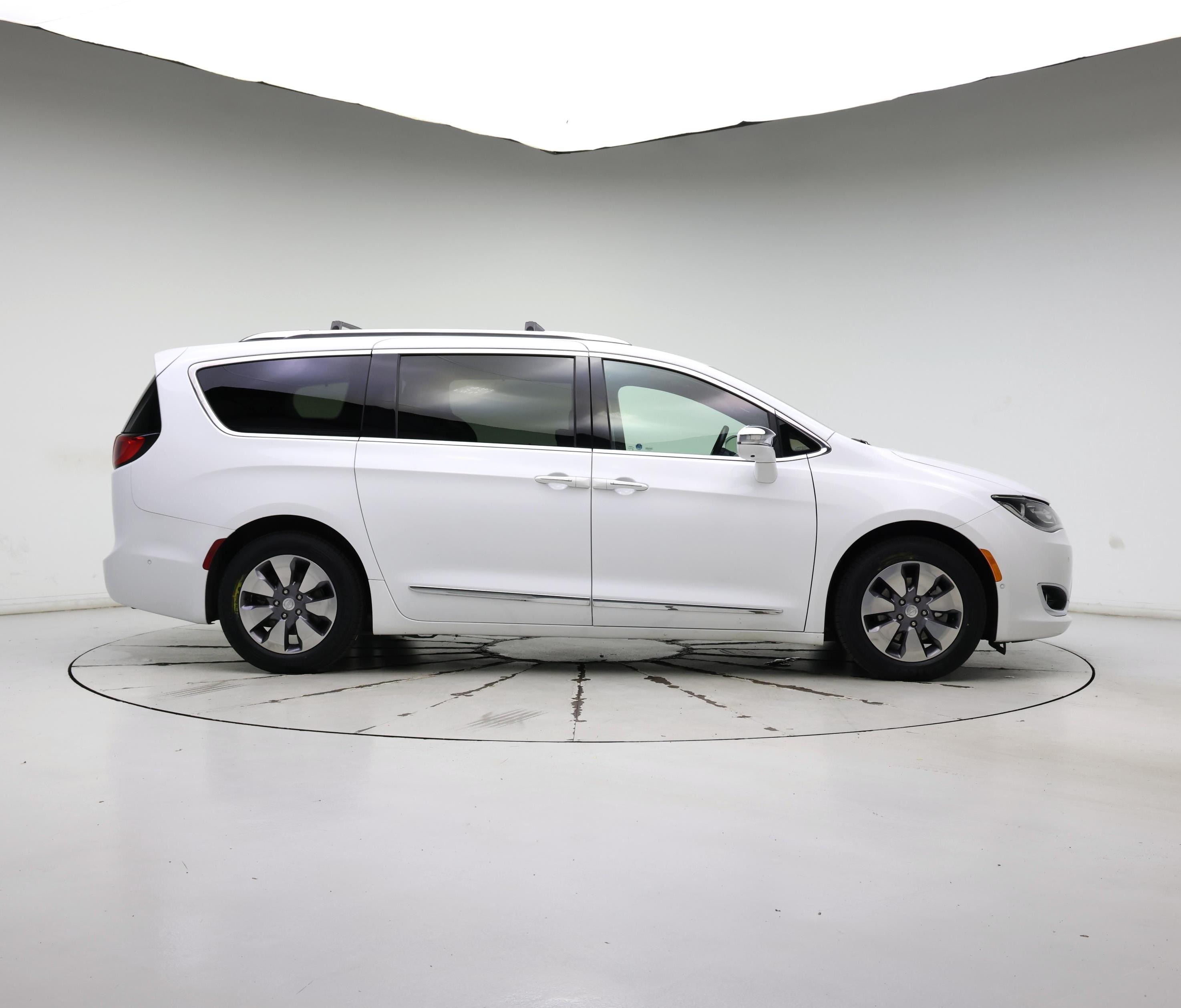 Thumbnail: 2020 Chrysler Pacifica - 7