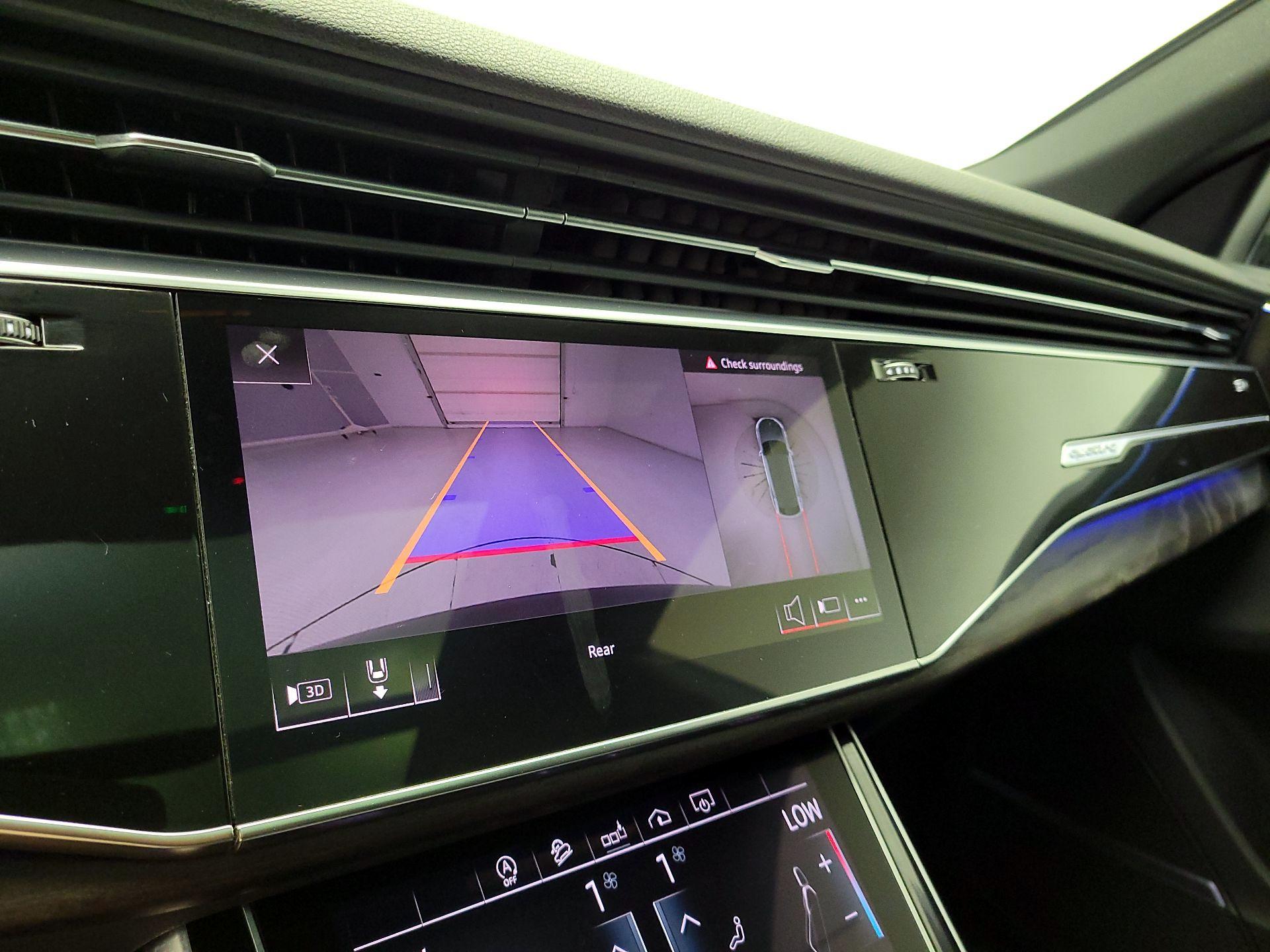 Thumbnail: 2020 Audi Q8 - 15
