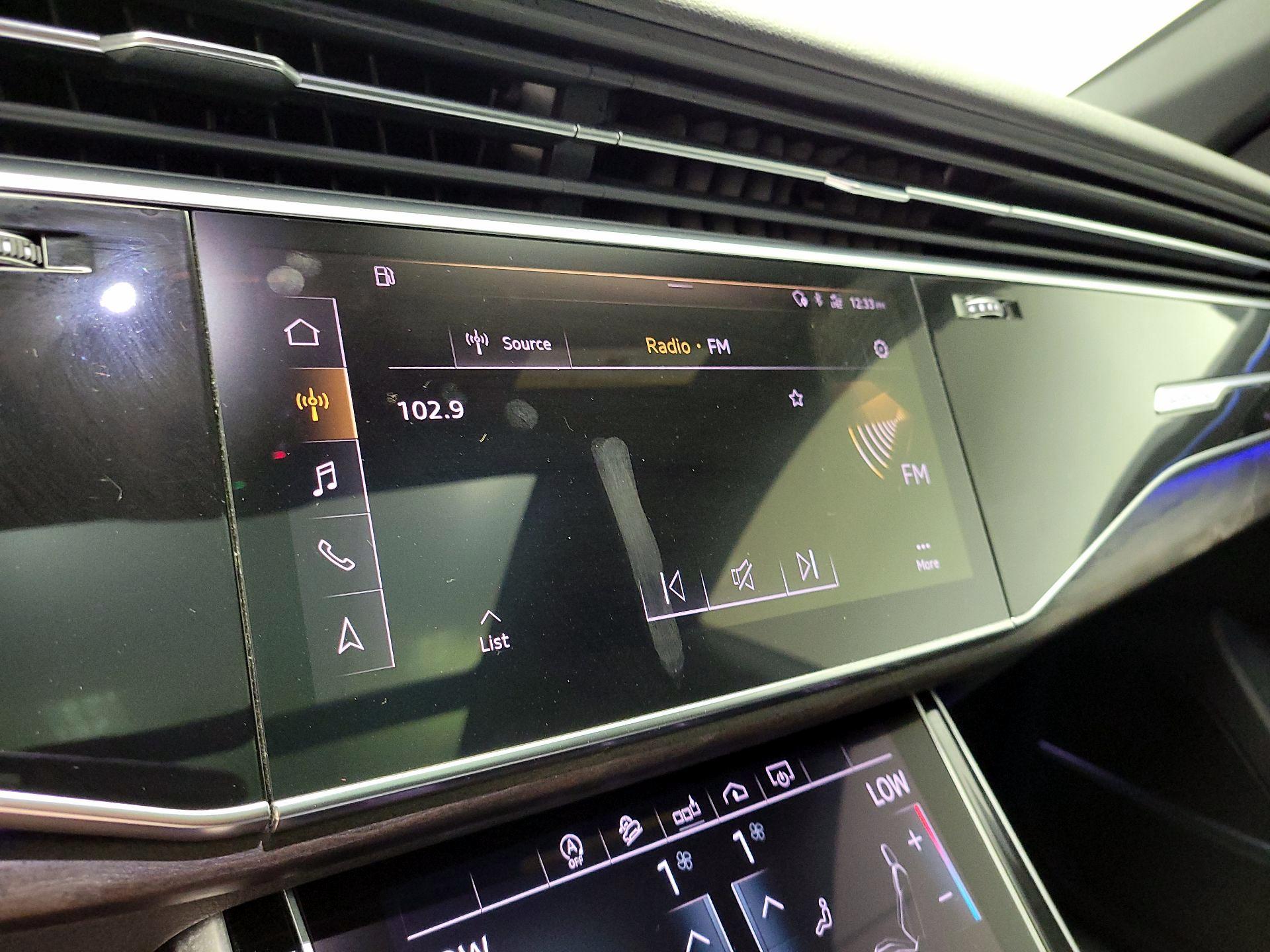Thumbnail: 2020 Audi Q8 - 16