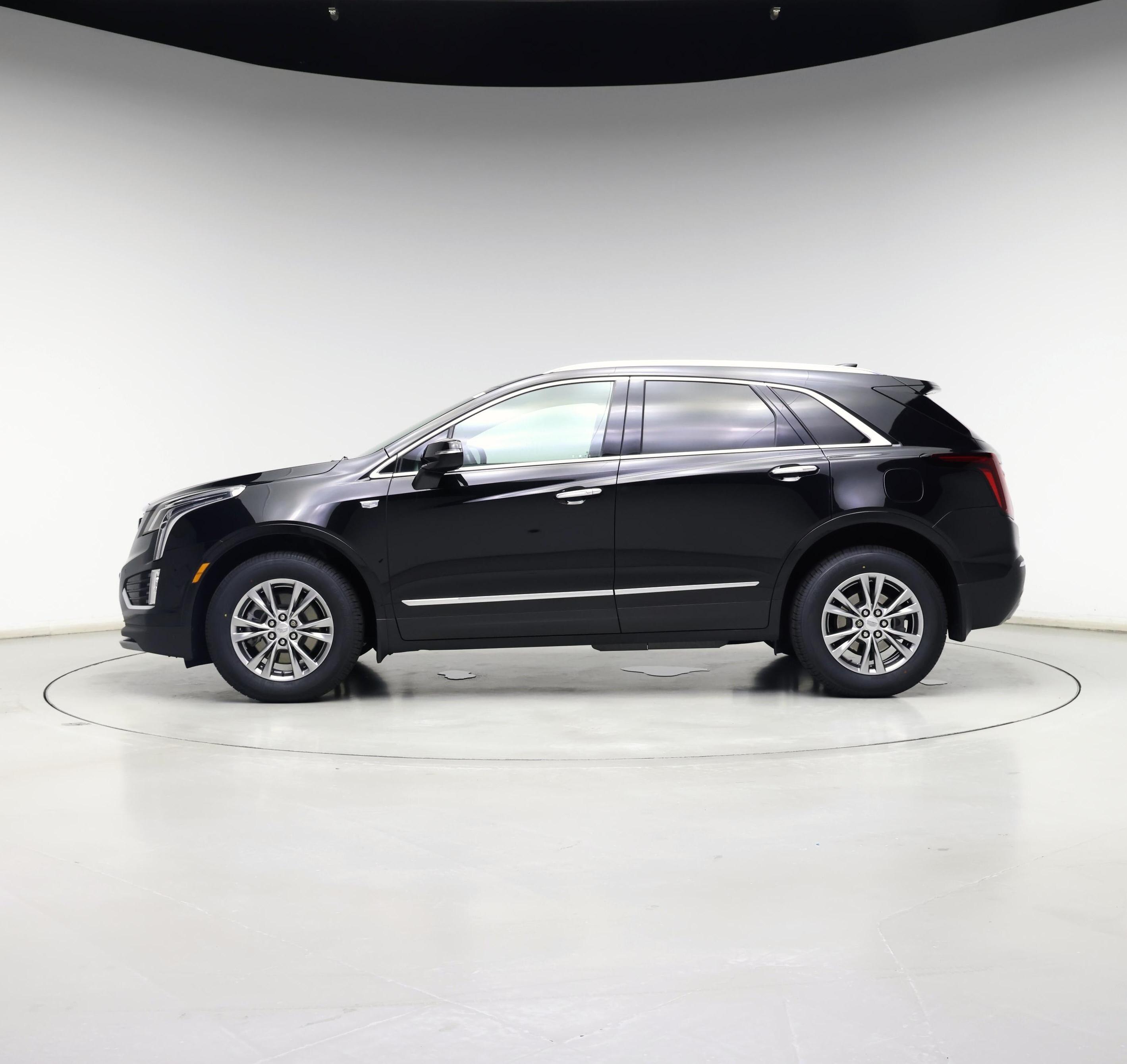 Thumbnail: 2022 Cadillac XT5 - 3