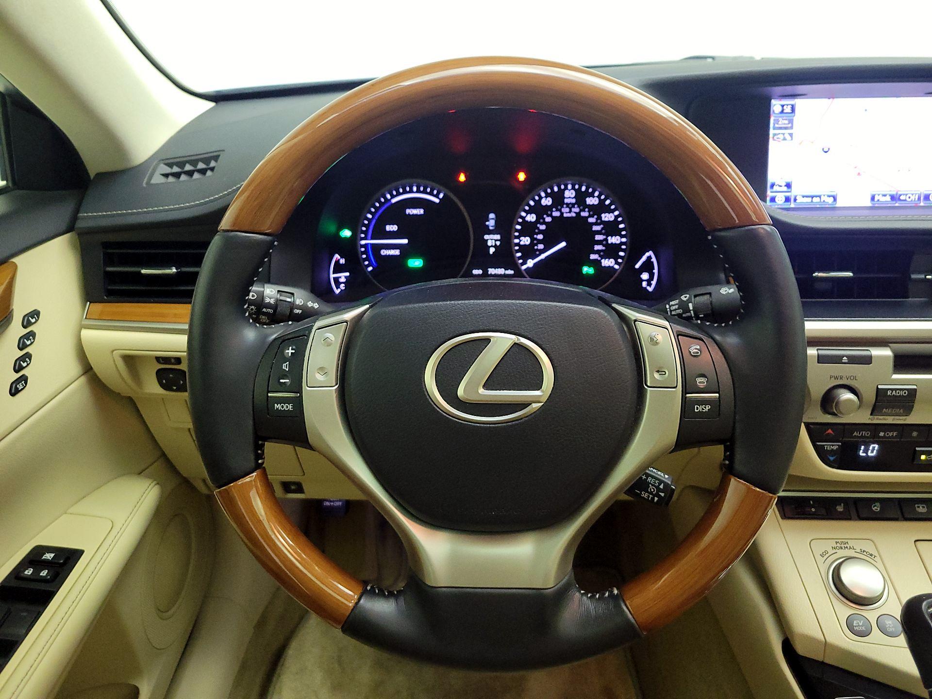 Thumbnail: 2013 Lexus ES - 10
