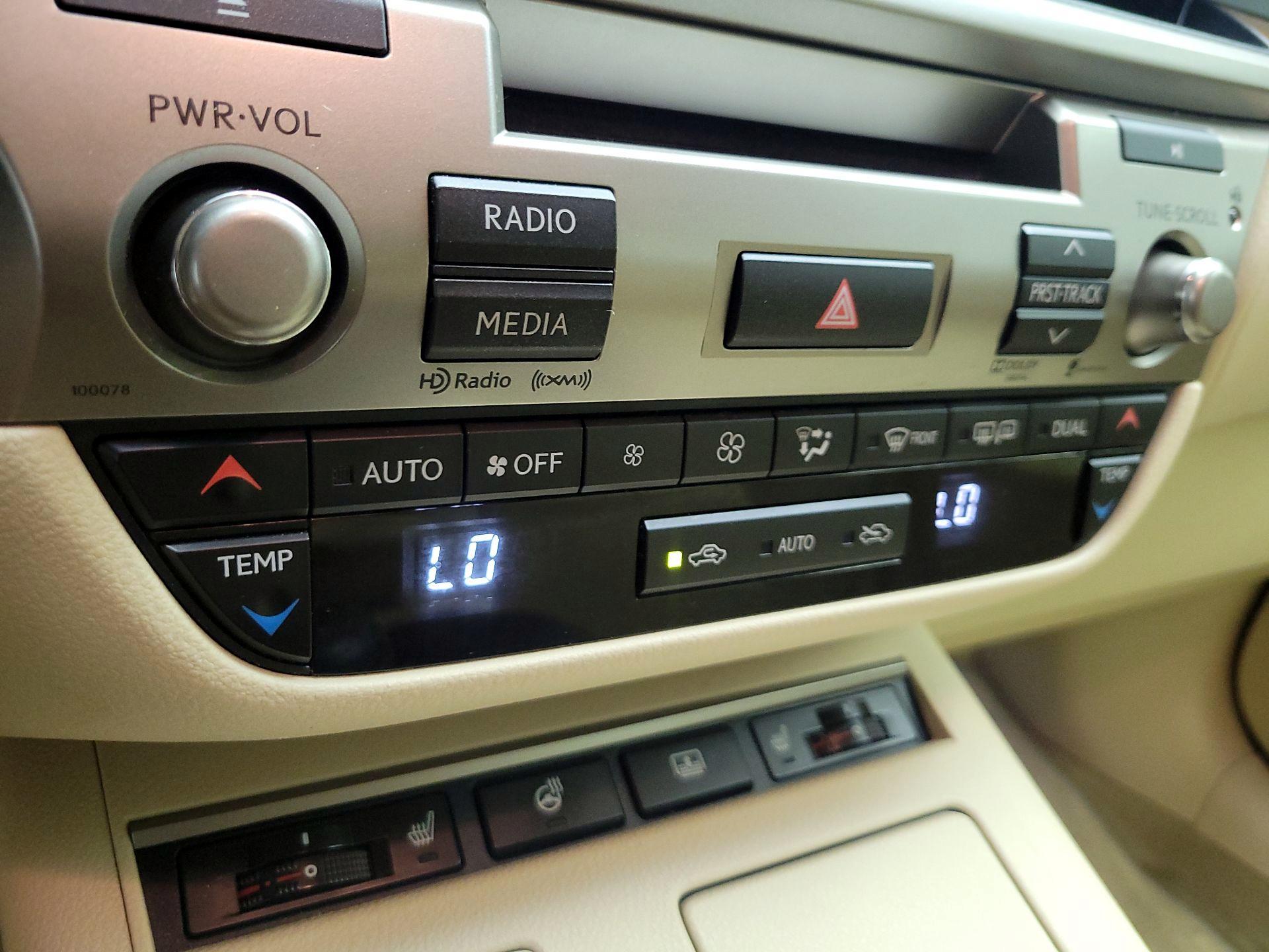Thumbnail: 2013 Lexus ES - 17