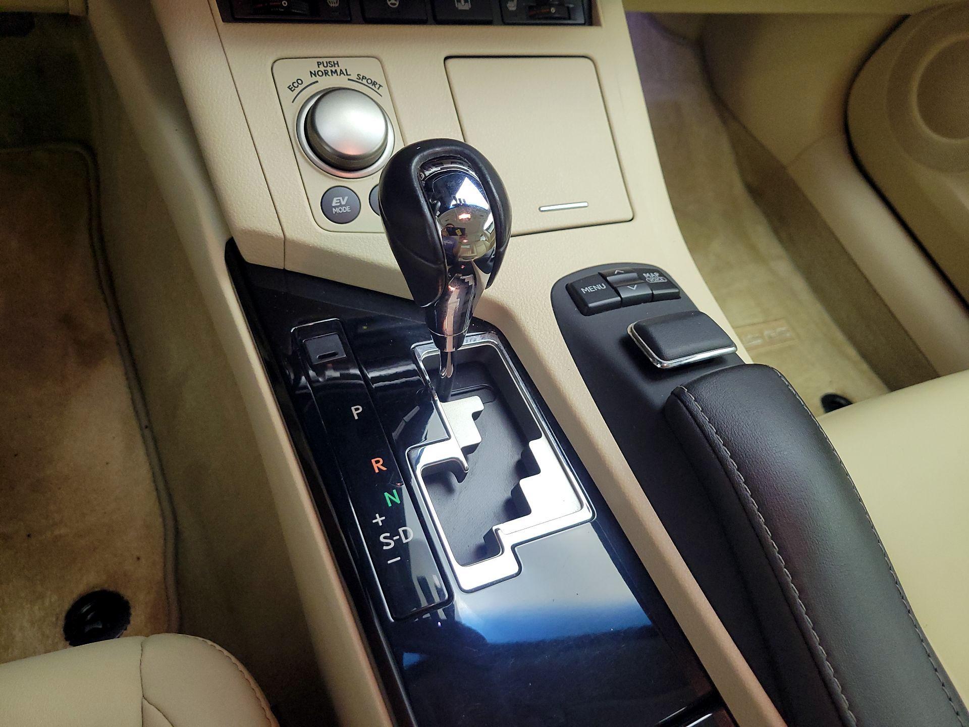Thumbnail: 2013 Lexus ES - 18