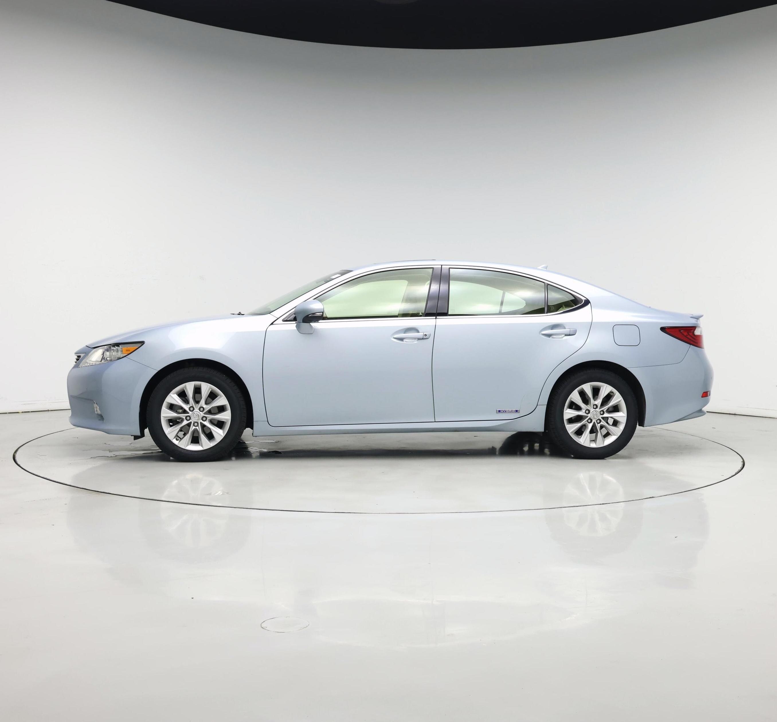 Thumbnail: 2013 Lexus ES - 3