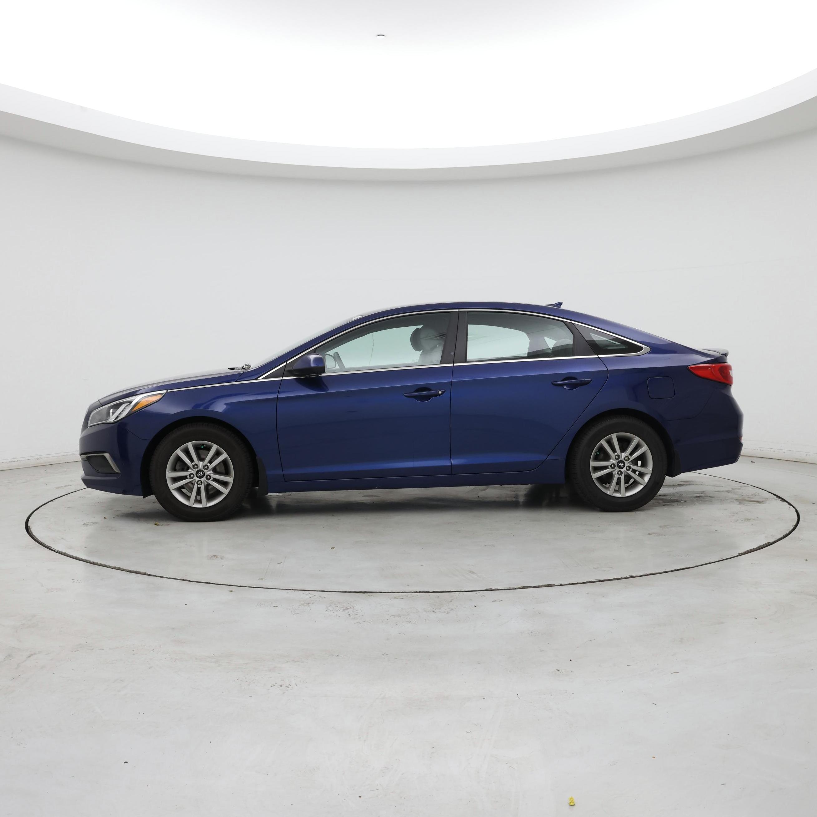 Thumbnail: 2016 Hyundai Sonata - 3
