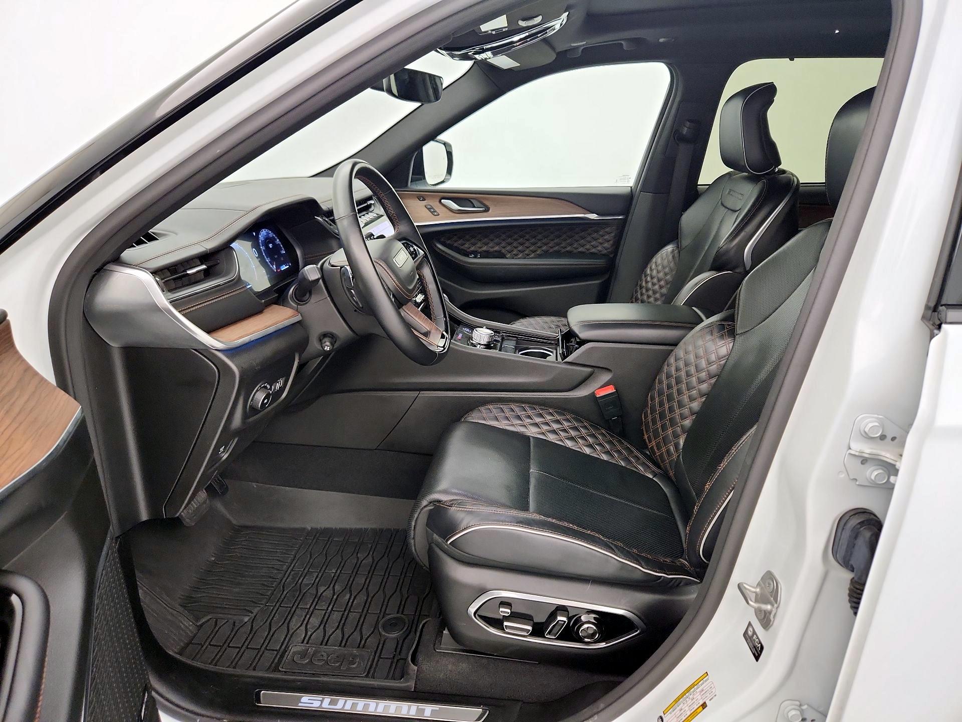 Thumbnail: 2022 Jeep Grand Cherokee L - 11