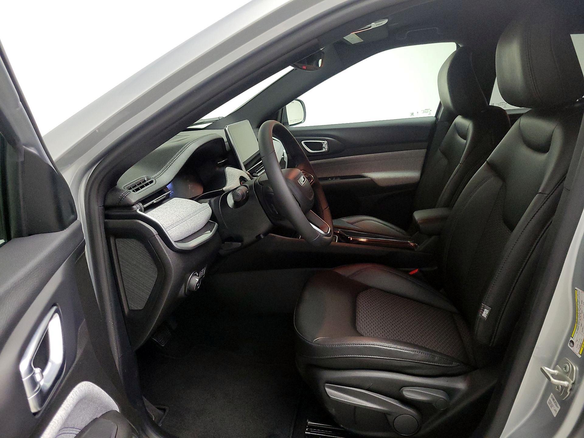 Thumbnail: 2024 Jeep Compass - 11