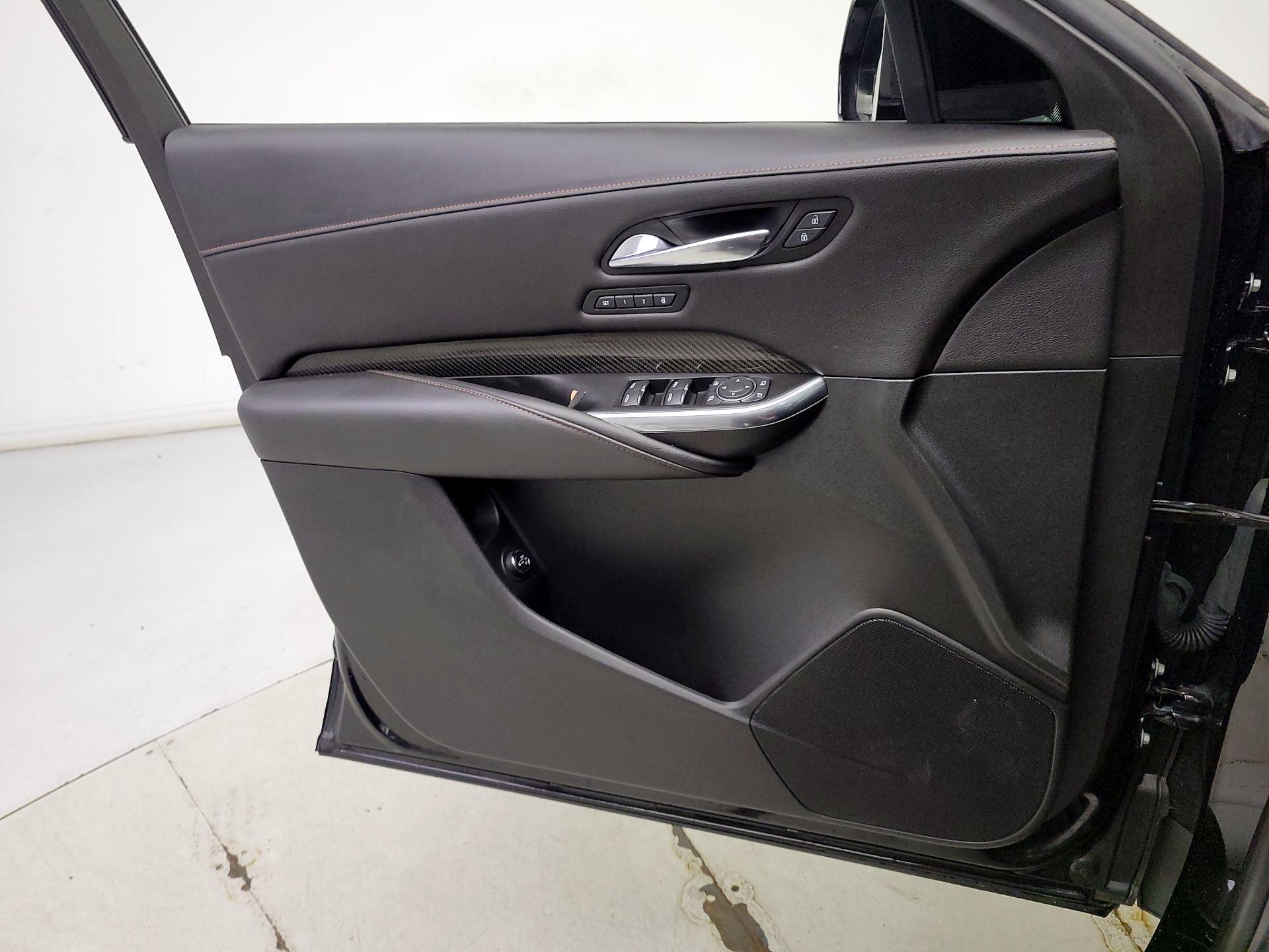 Thumbnail: 2020 Cadillac XT4 - 12
