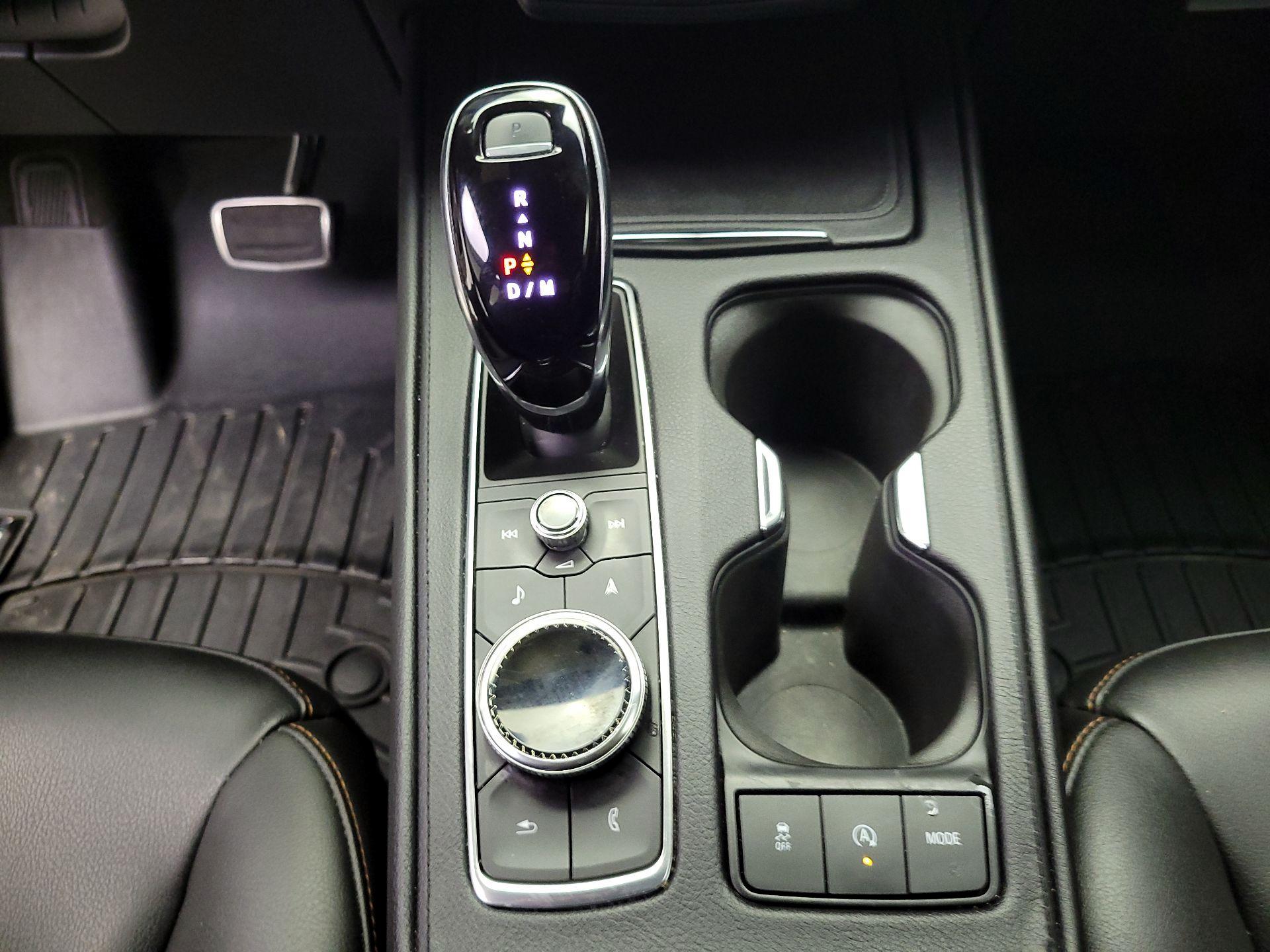 Thumbnail: 2020 Cadillac XT4 - 17