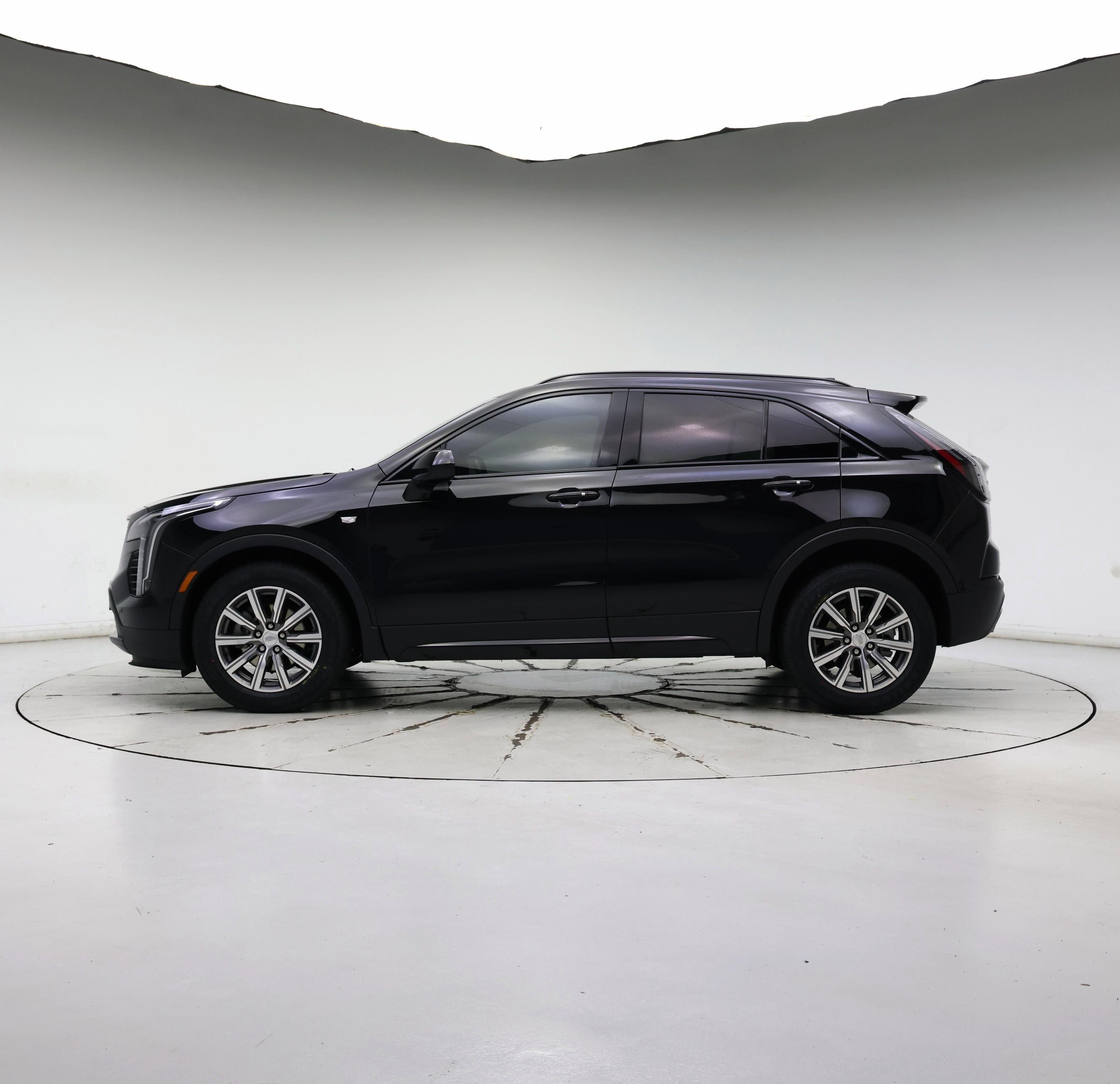 Thumbnail: 2020 Cadillac XT4 - 3