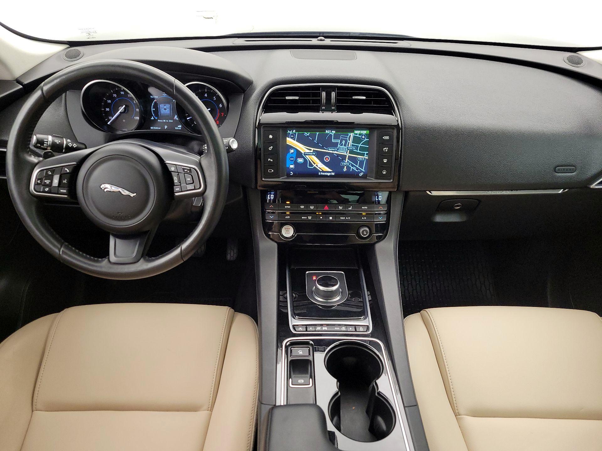 Thumbnail: 2017 Jaguar F-Pace - 9