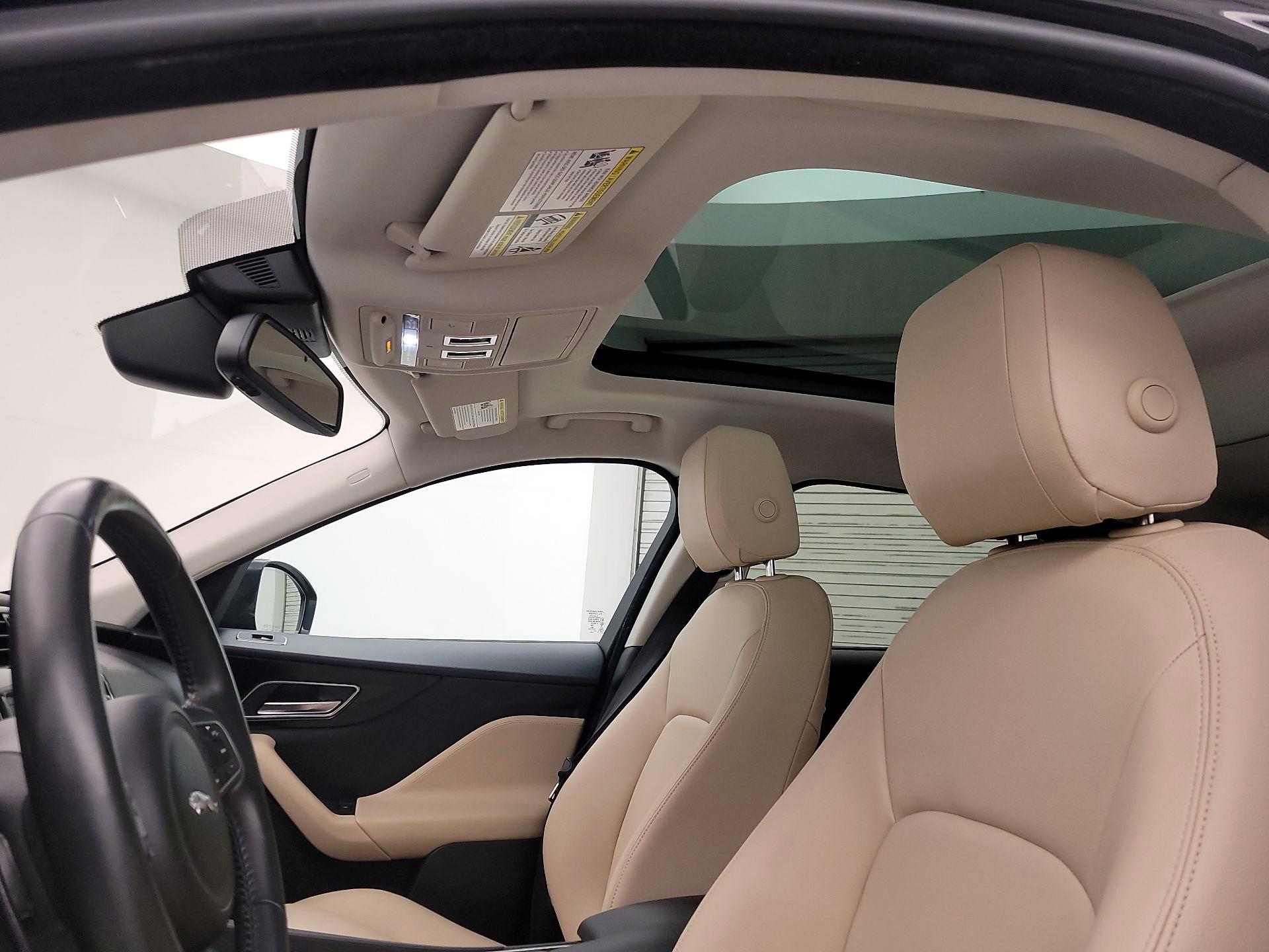 Thumbnail: 2017 Jaguar F-Pace - 19