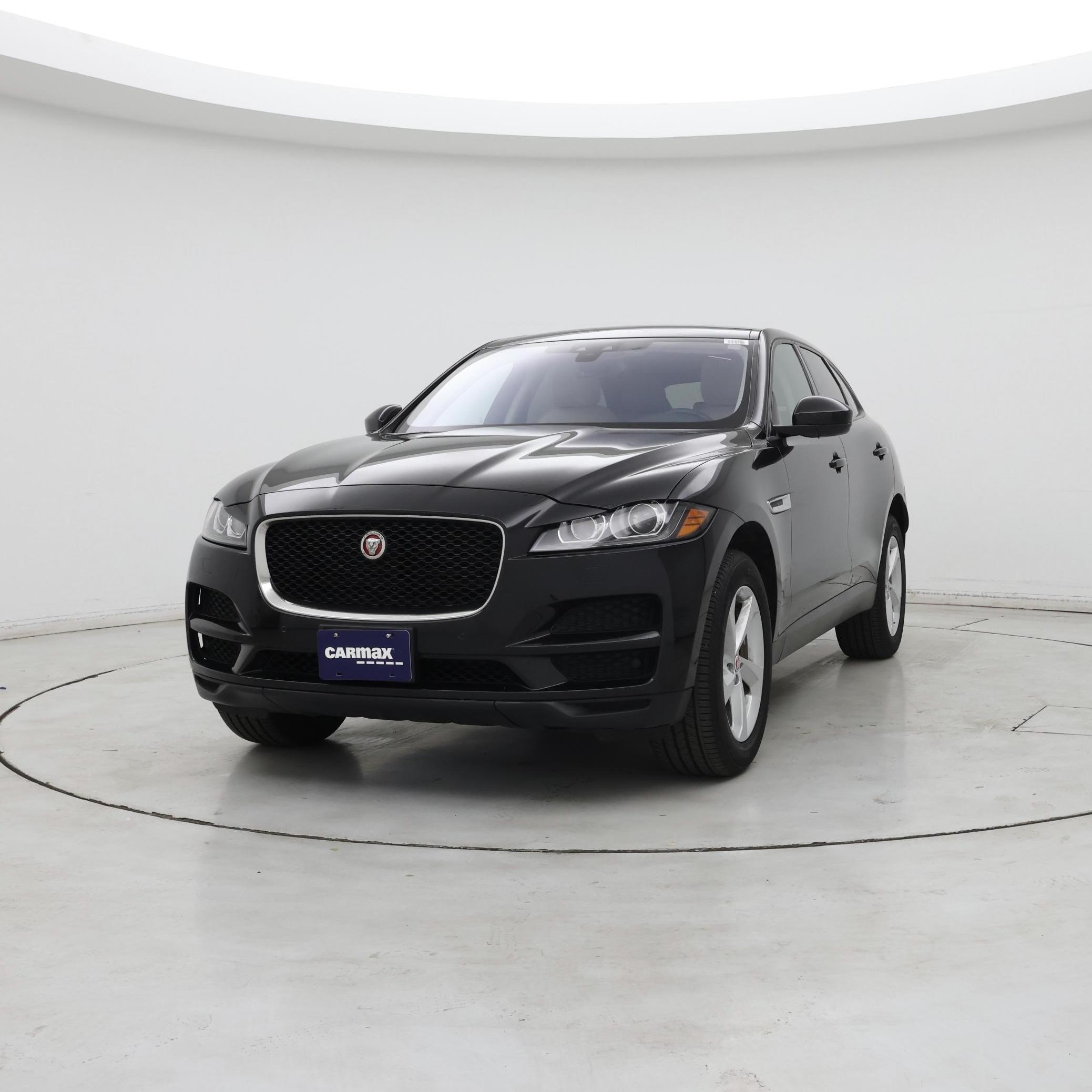 Thumbnail: 2017 Jaguar F-Pace - 4