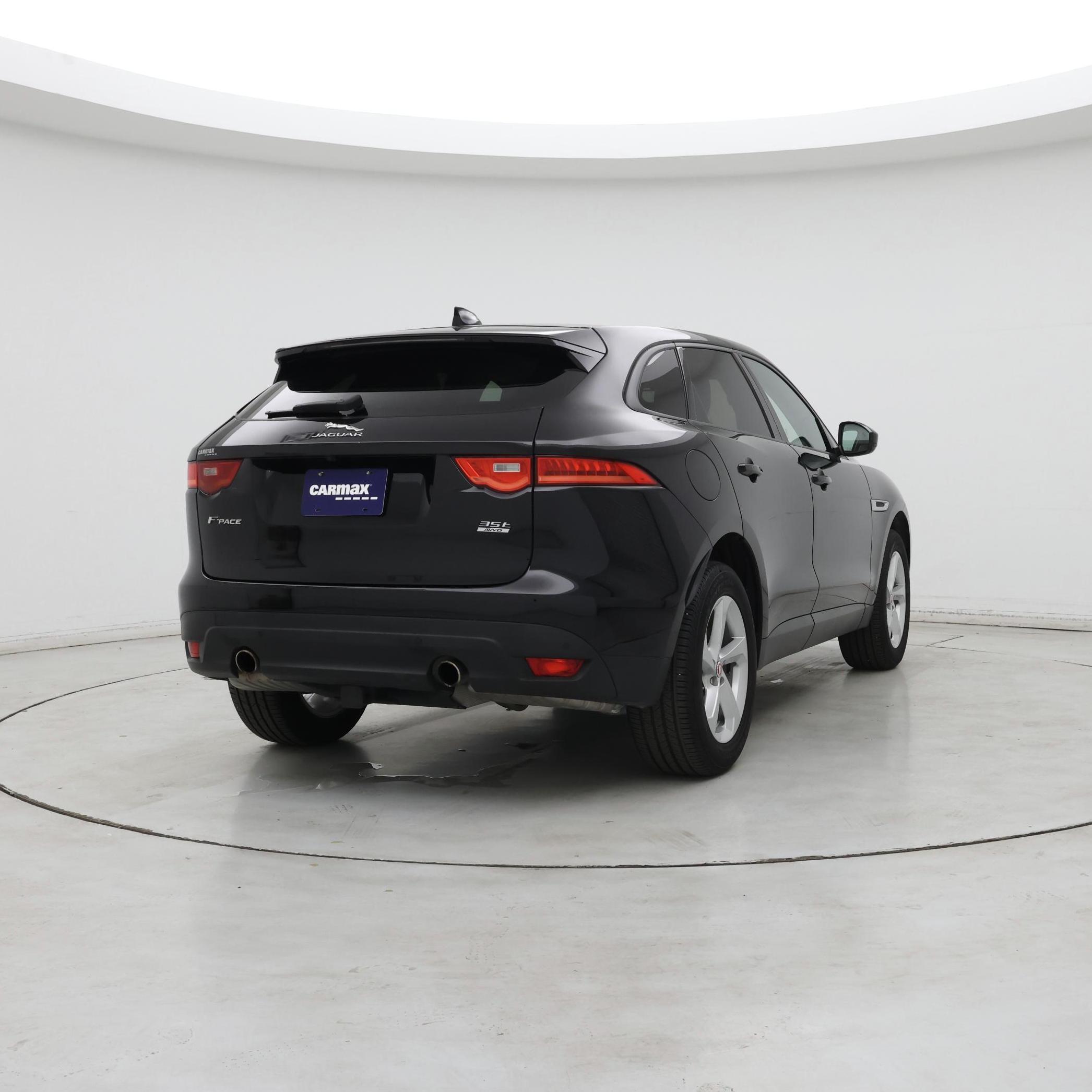 Thumbnail: 2017 Jaguar F-Pace - 8