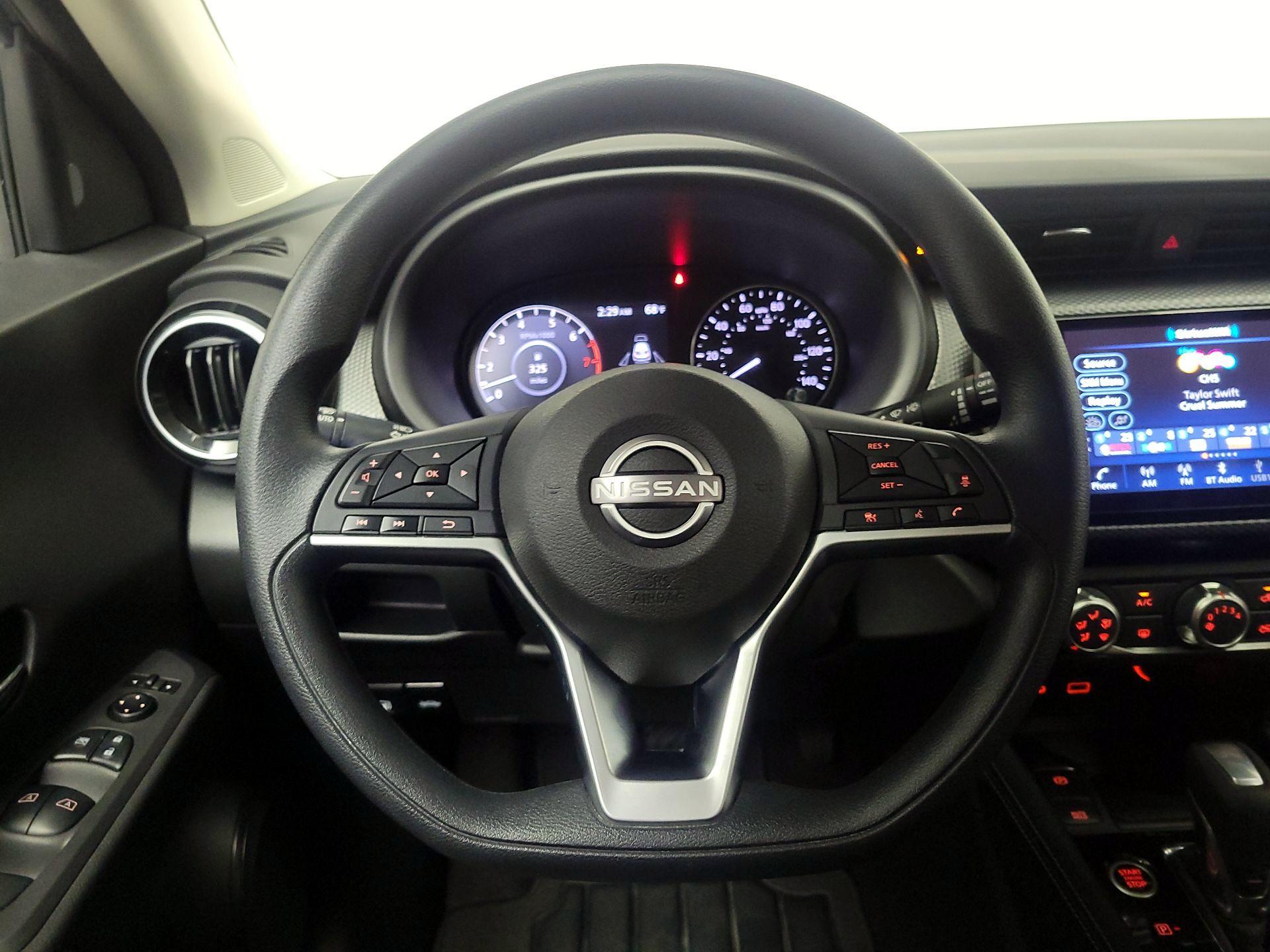 Thumbnail: 2023 Nissan Kicks - 10