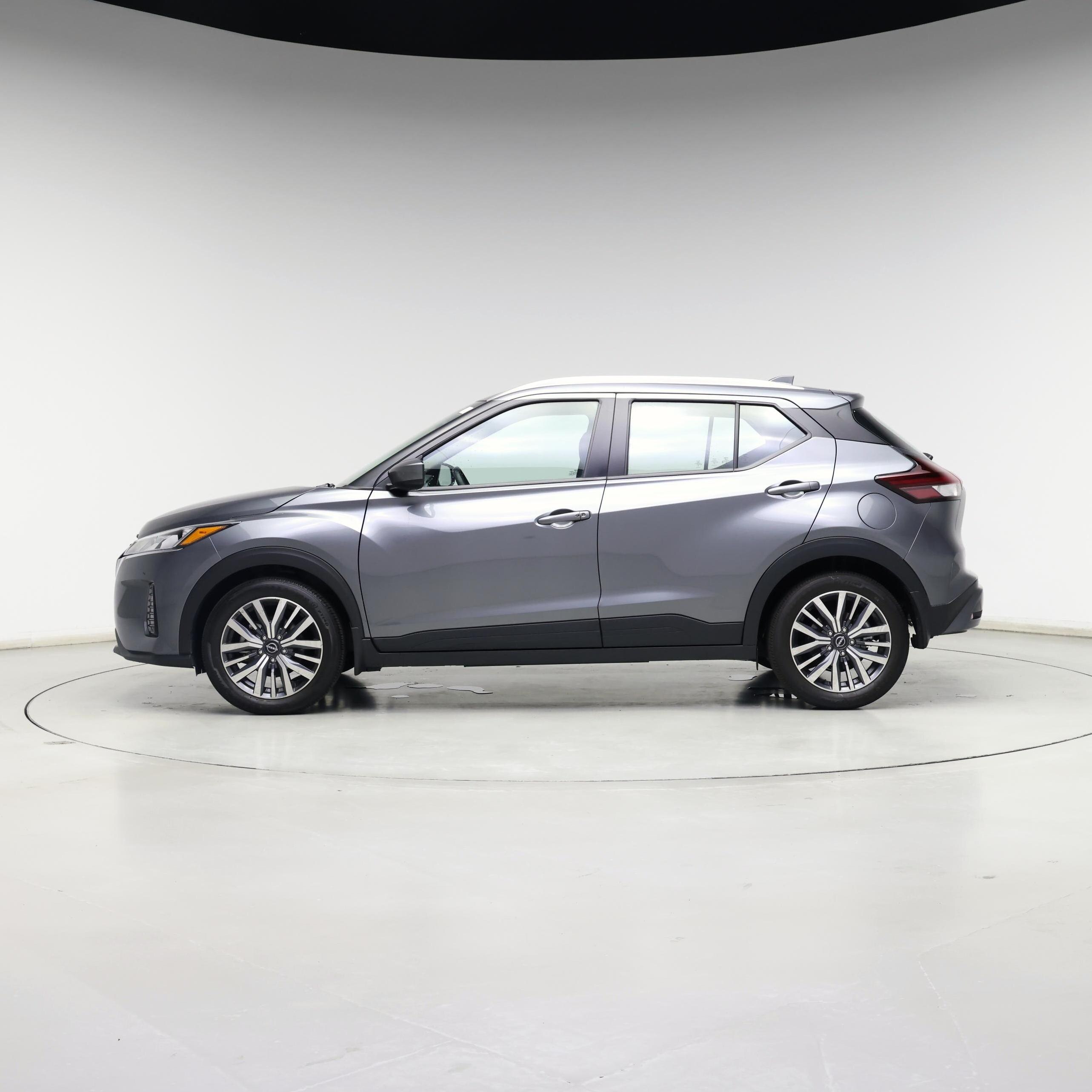 Thumbnail: 2023 Nissan Kicks - 3
