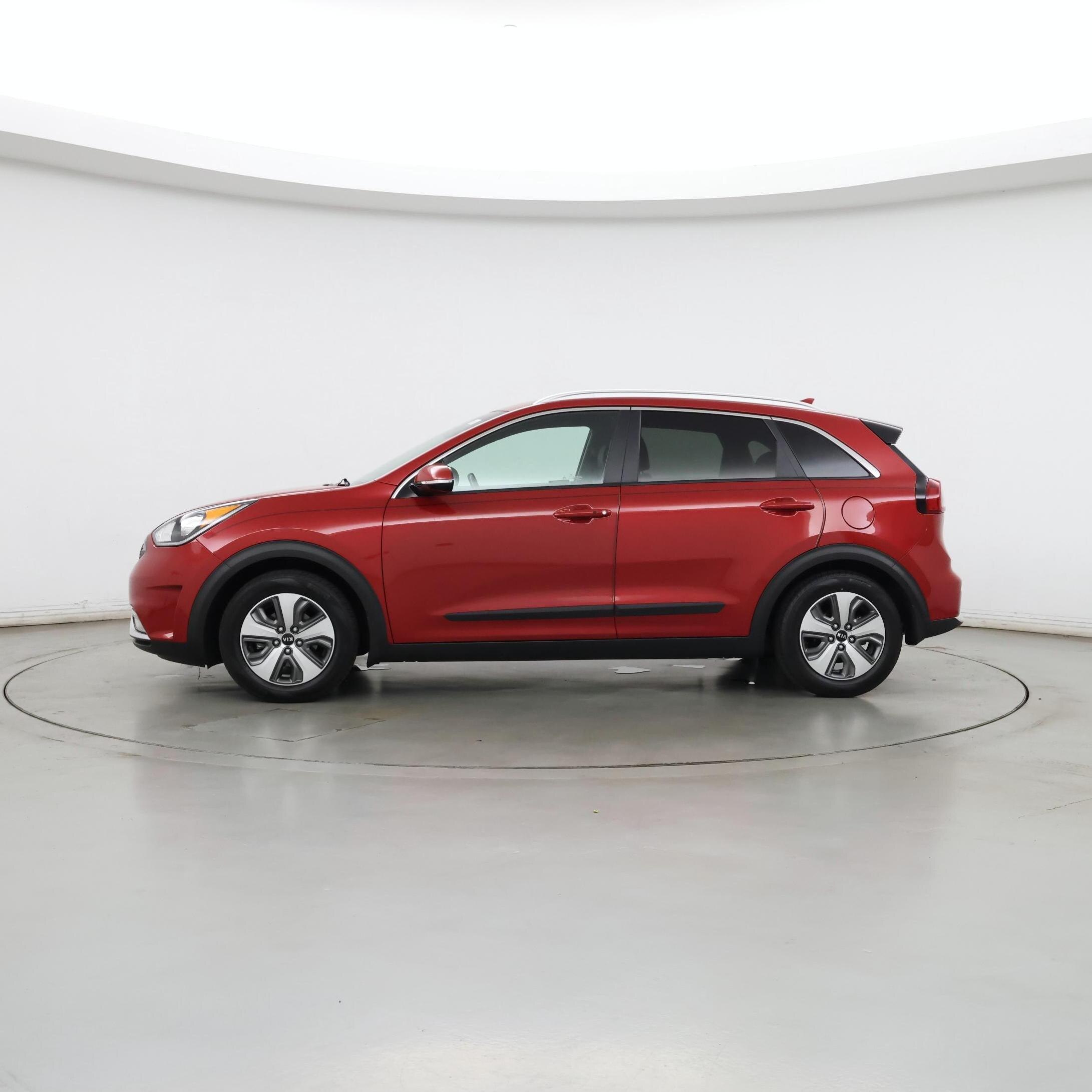 Thumbnail: 2019 Kia Niro - 3