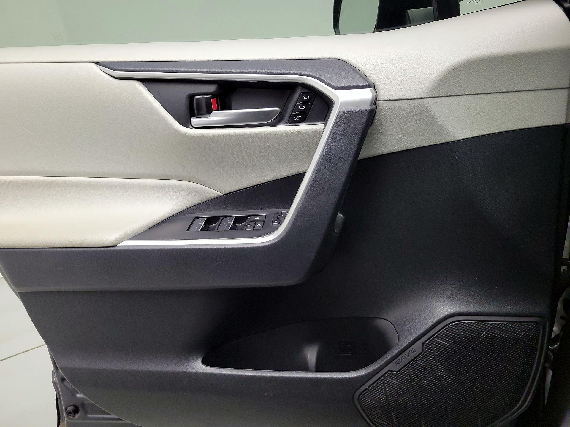 Thumbnail: 2023 Toyota RAV4 - 12