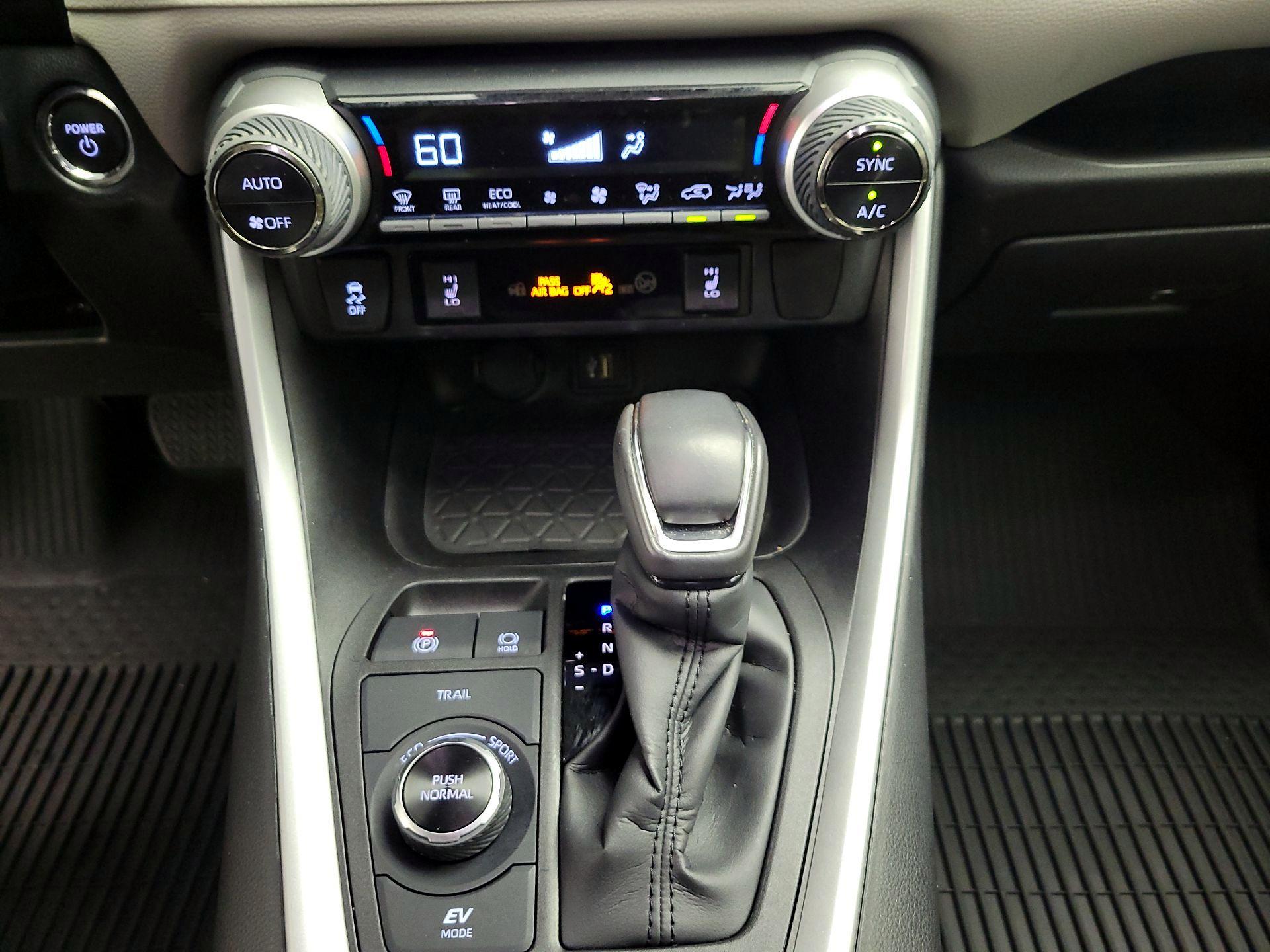 Thumbnail: 2023 Toyota RAV4 - 16