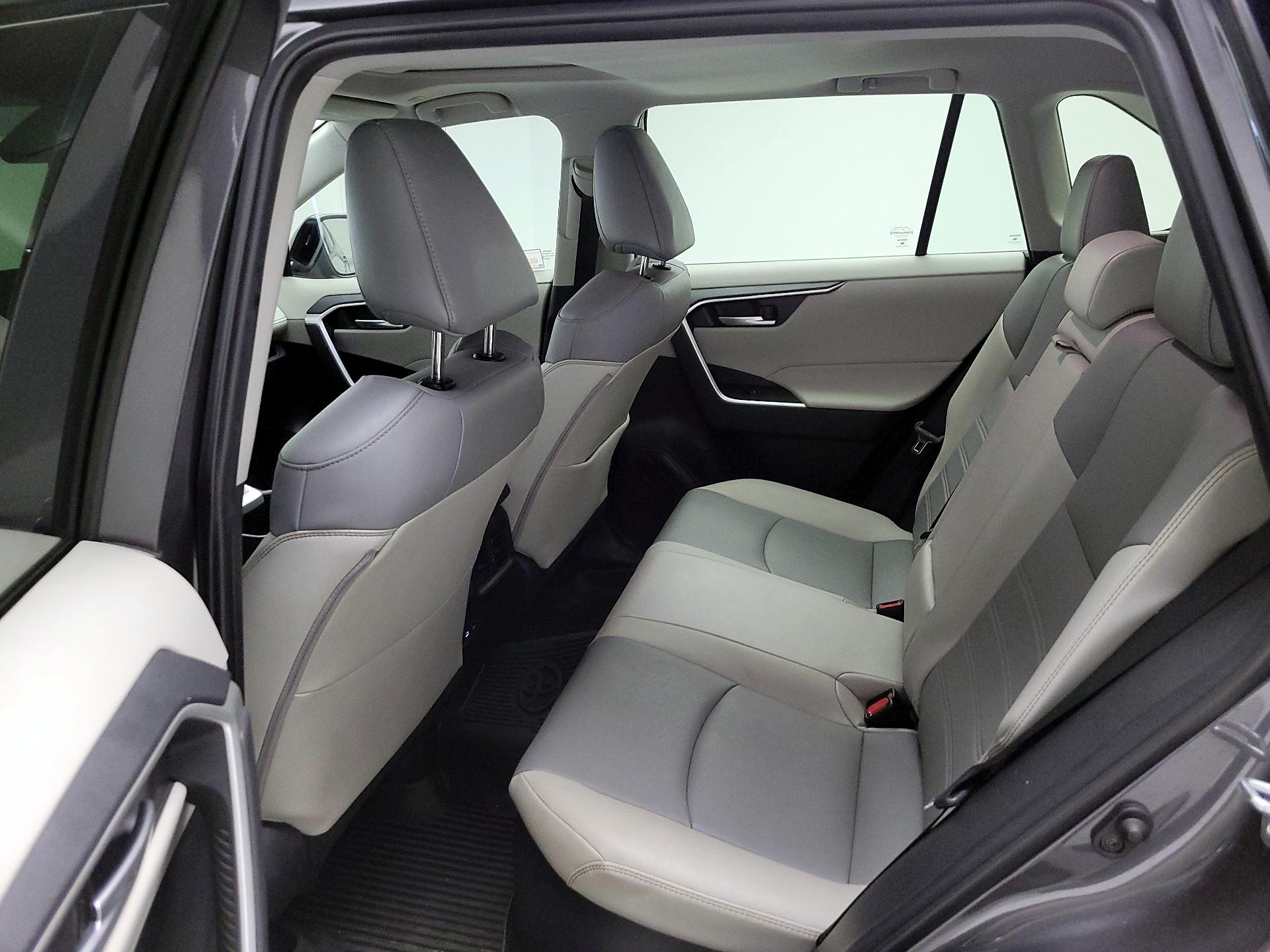 Thumbnail: 2023 Toyota RAV4 - 17