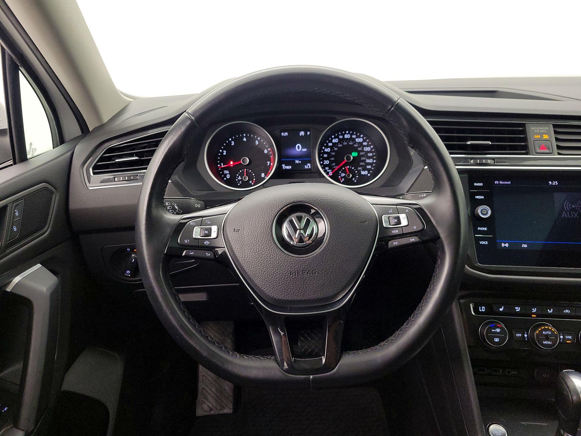 Thumbnail: 2019 Volkswagen Tiguan - 10