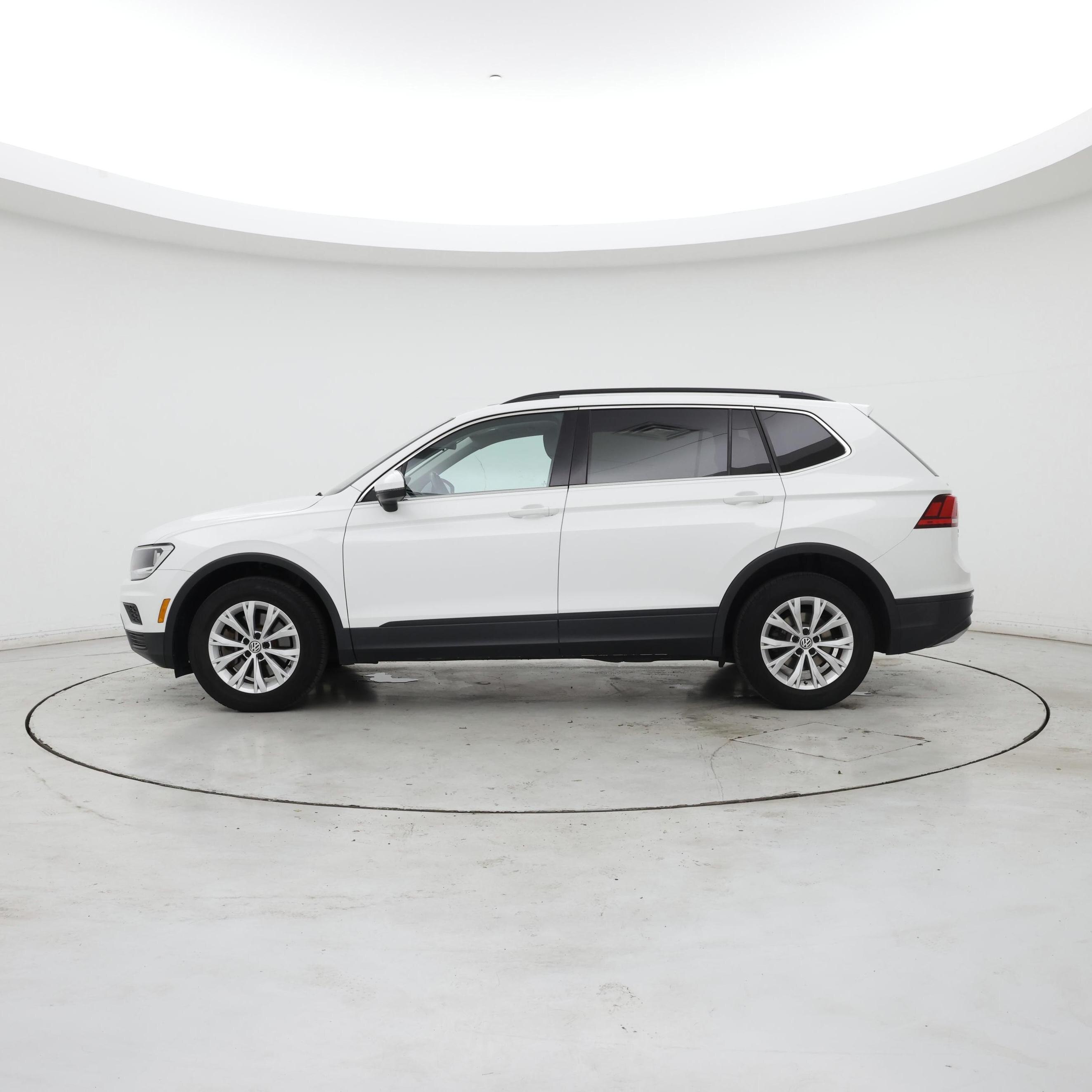 Thumbnail: 2019 Volkswagen Tiguan - 3