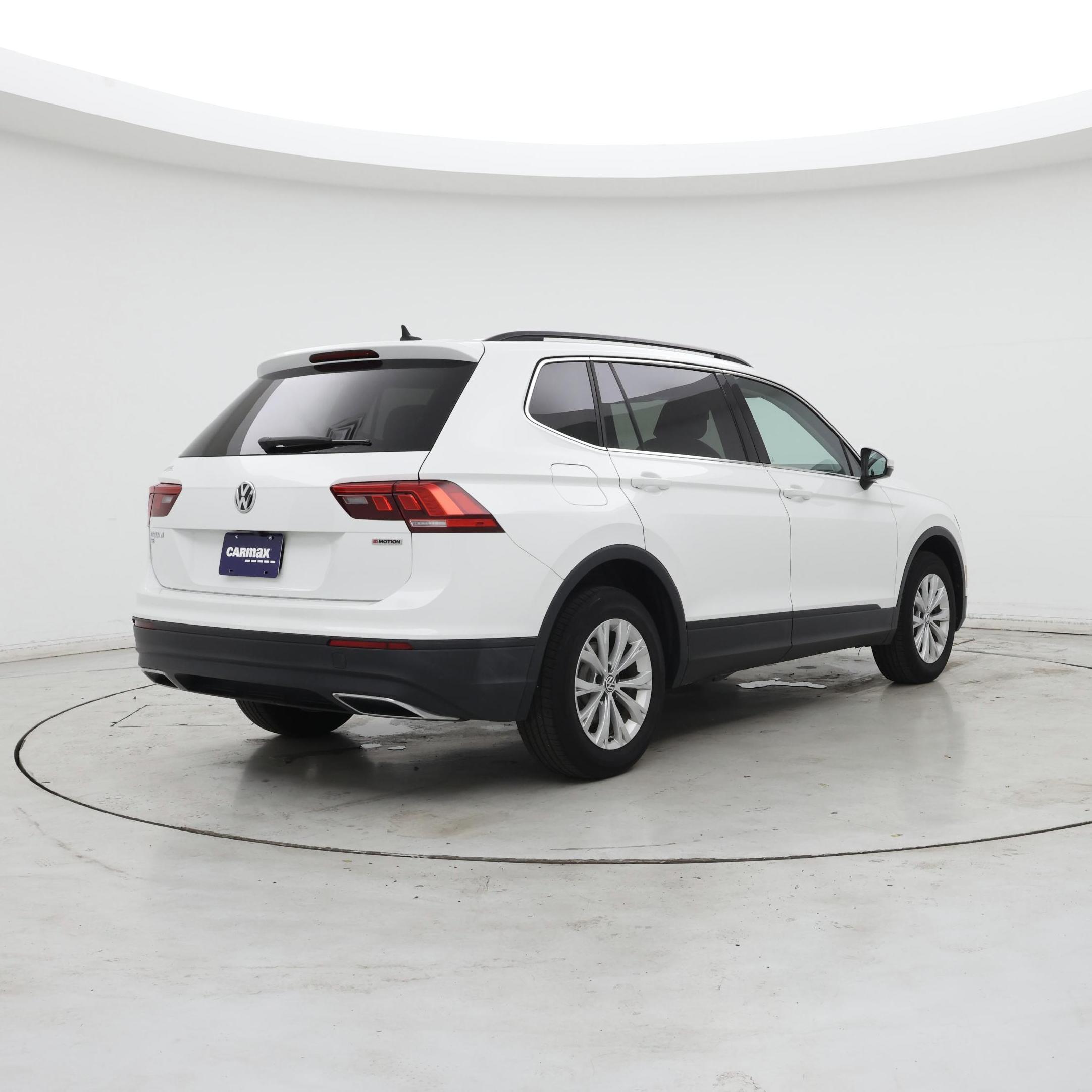 Thumbnail: 2019 Volkswagen Tiguan - 8