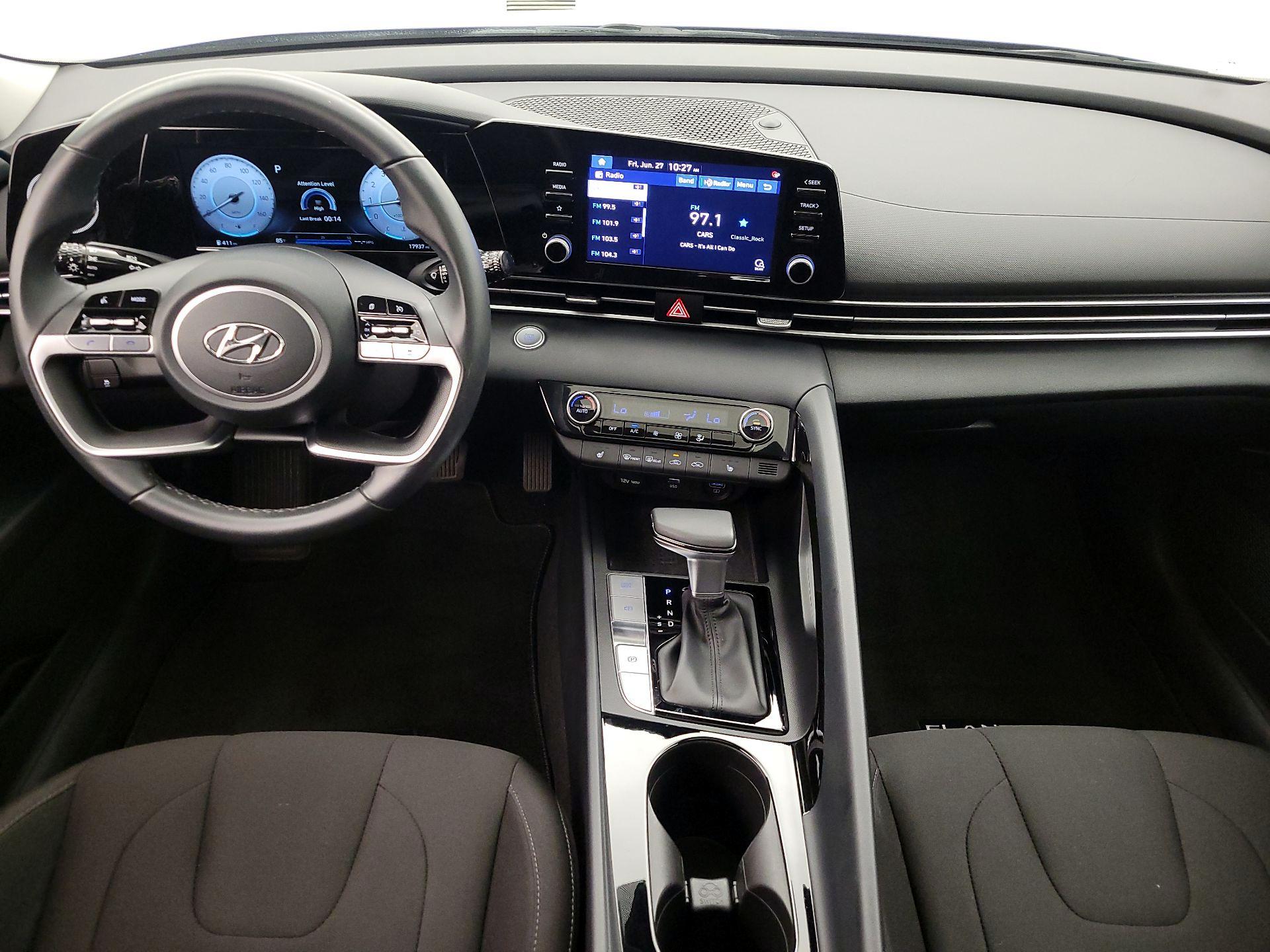 Thumbnail: 2022 Hyundai Elantra - 9