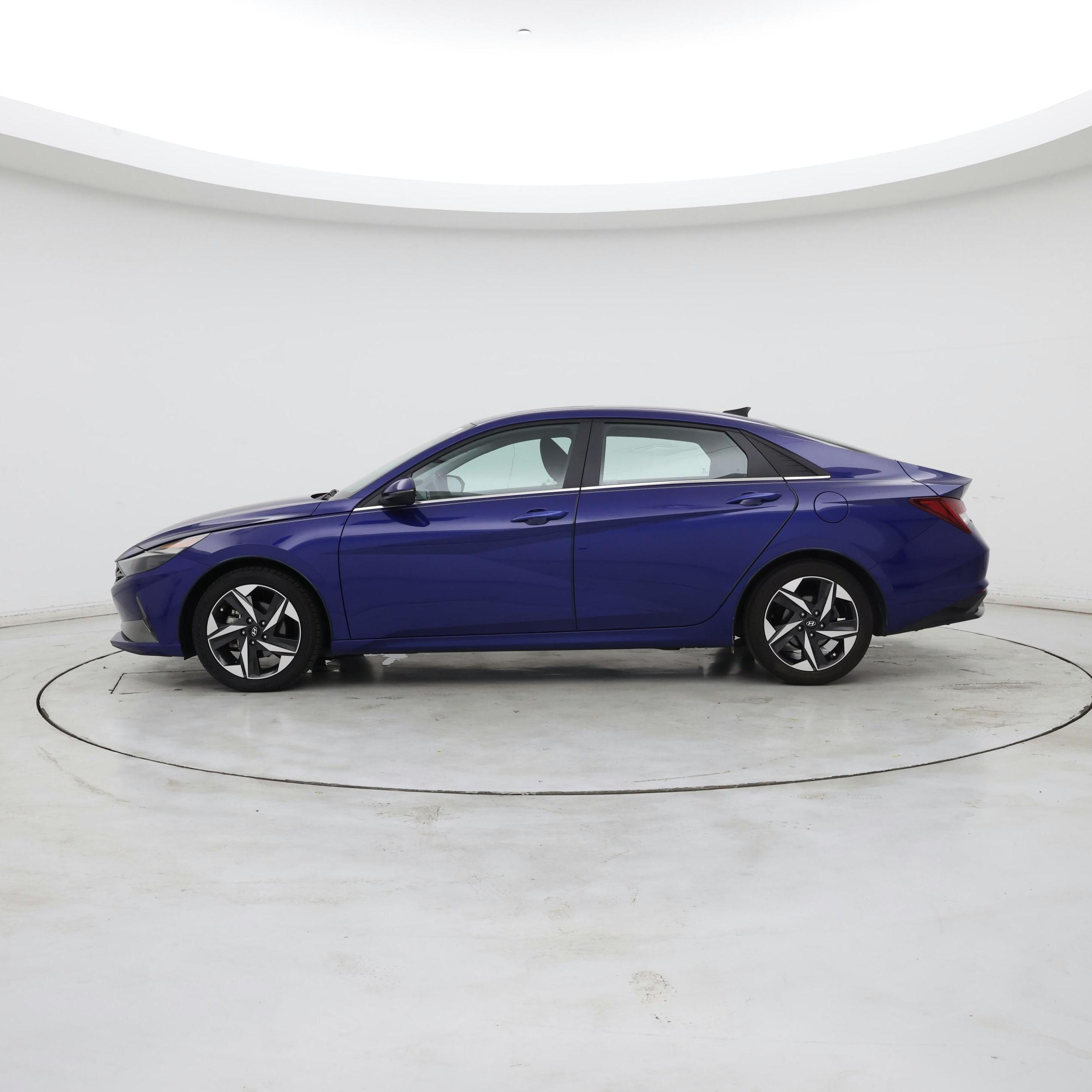 Thumbnail: 2022 Hyundai Elantra - 3