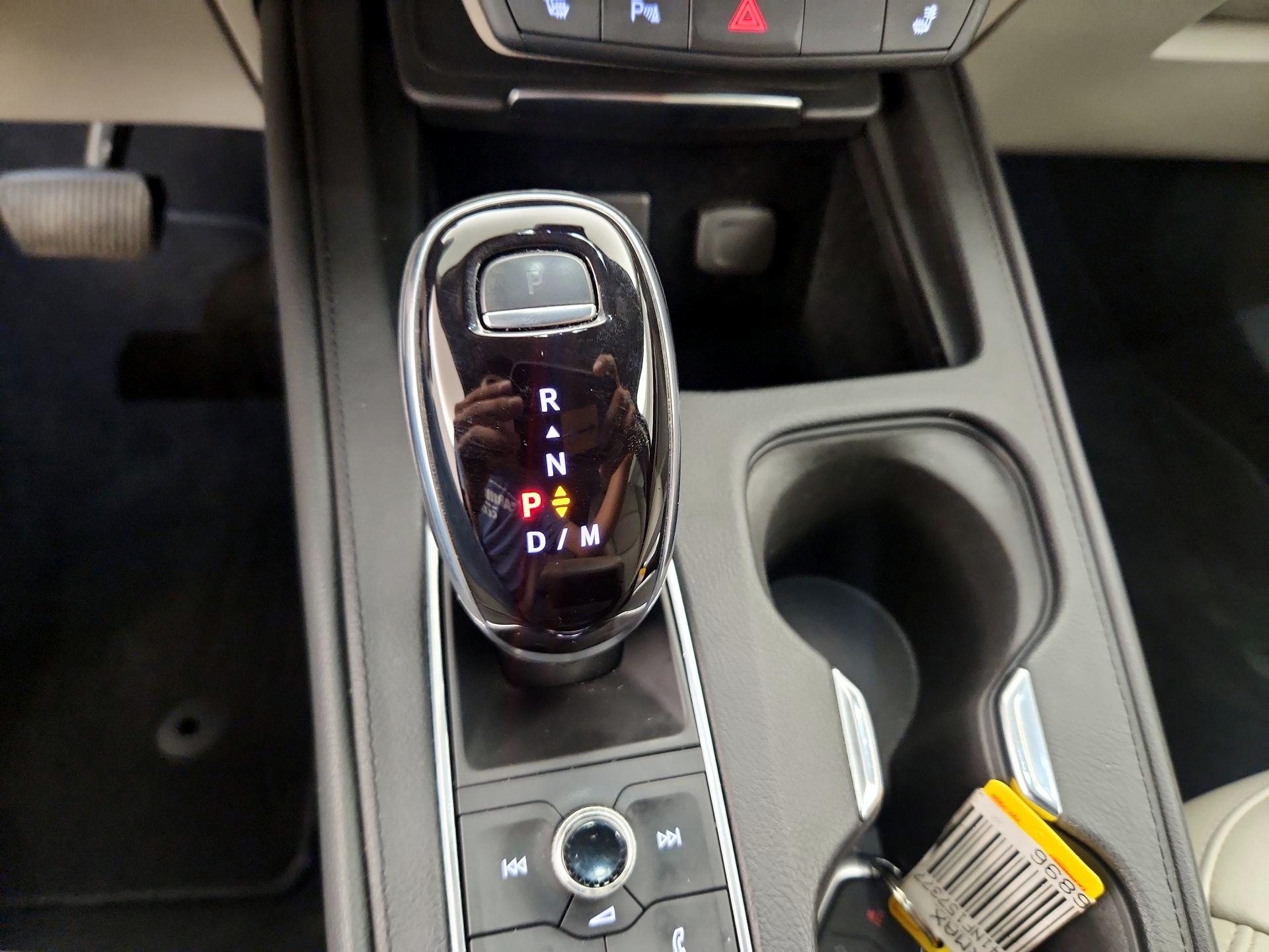 Thumbnail: 2022 Cadillac XT4 - 17