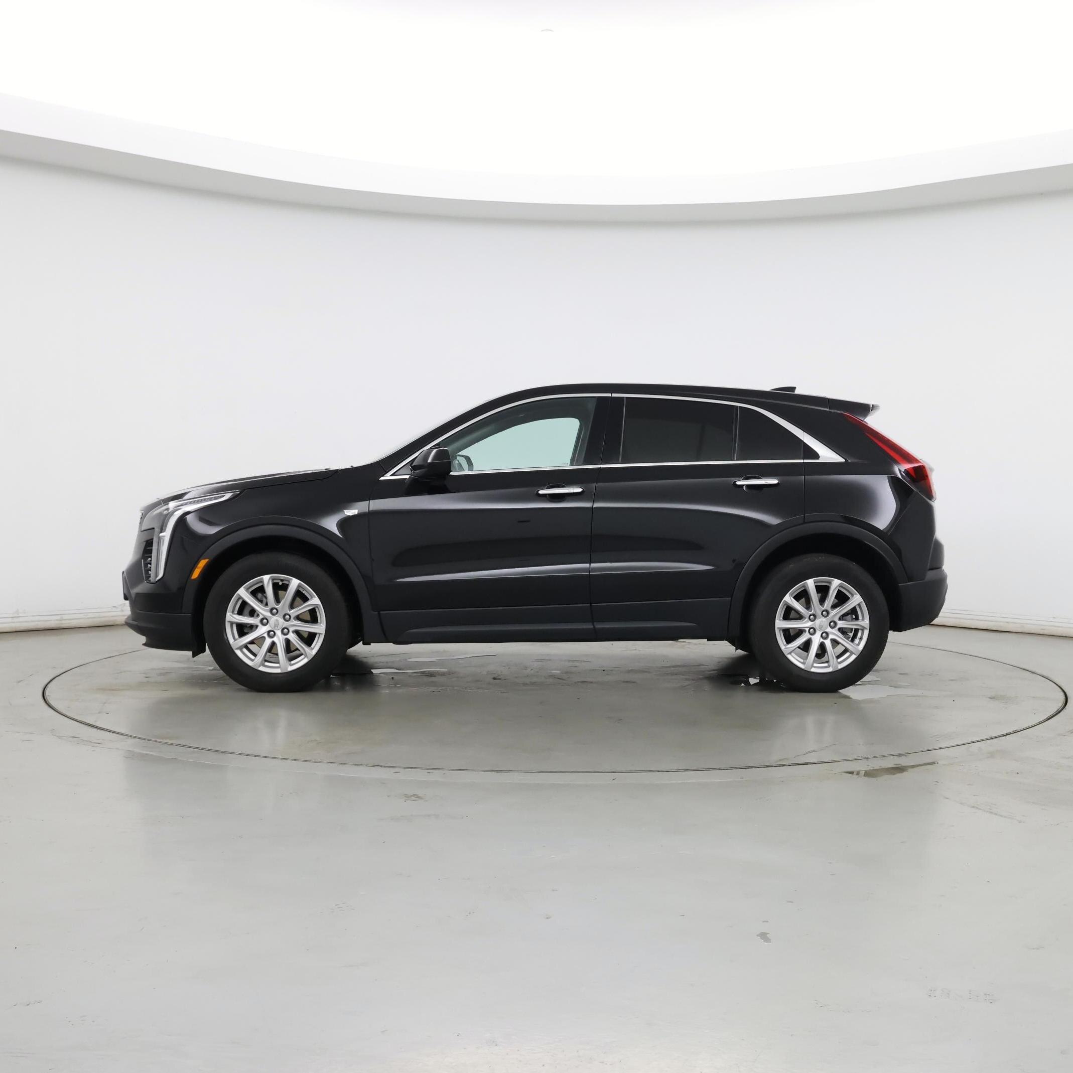 Thumbnail: 2022 Cadillac XT4 - 3