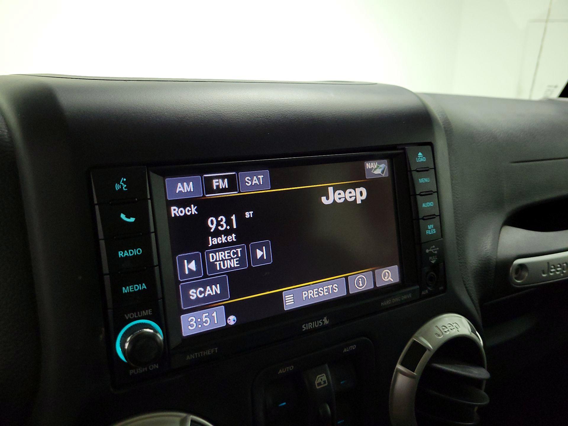 Thumbnail: 2017 Jeep Wrangler - 14