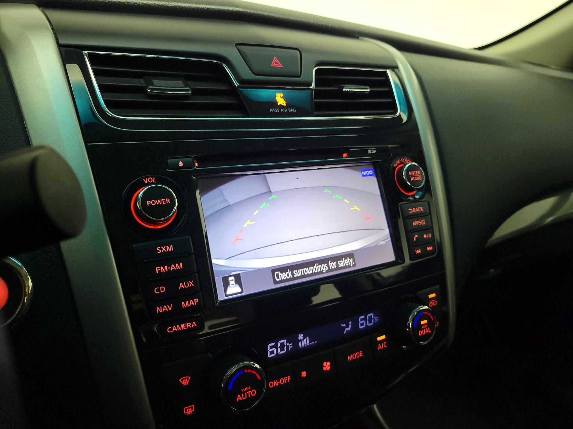 Thumbnail: 2015 Nissan Altima - 15