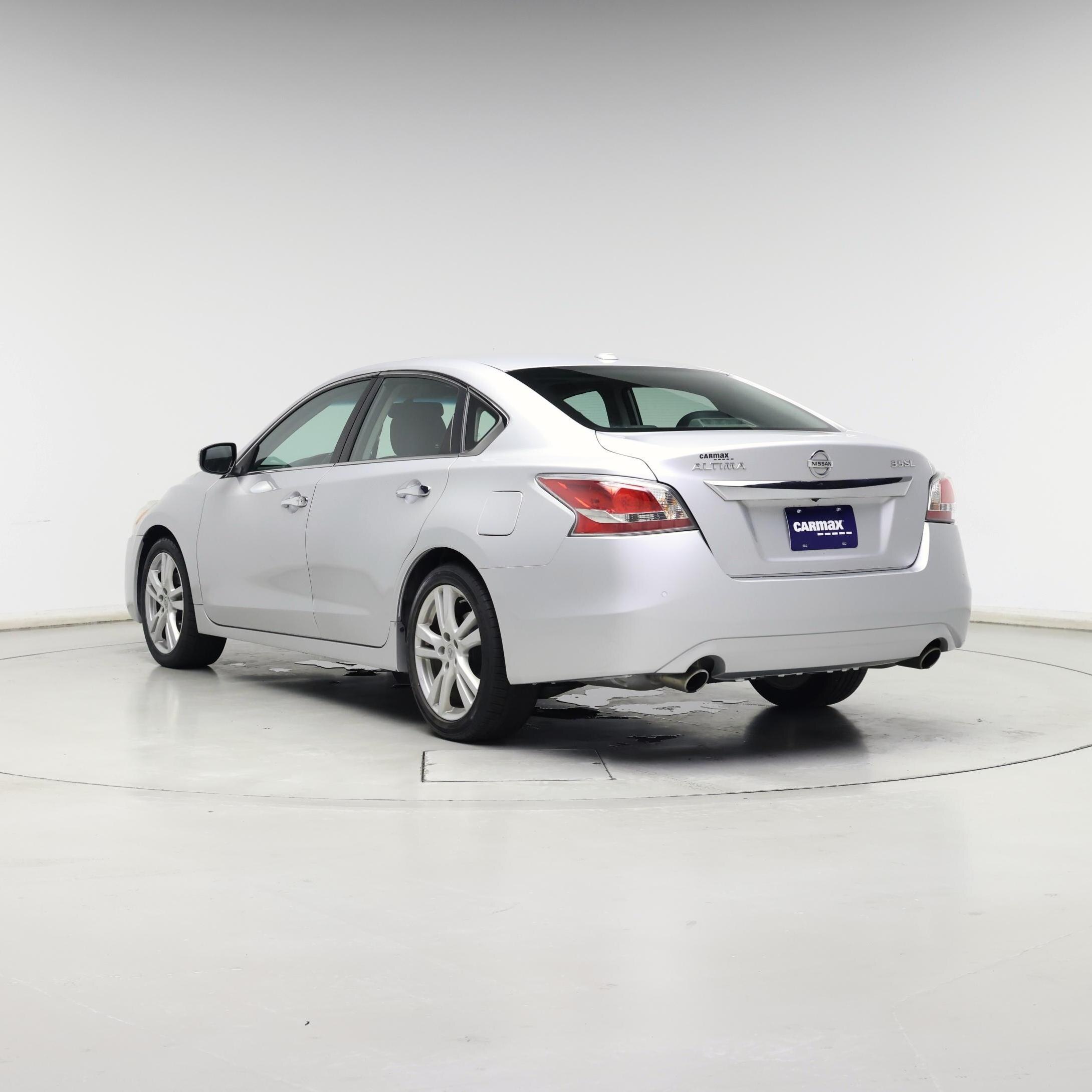 Thumbnail: 2015 Nissan Altima - 2