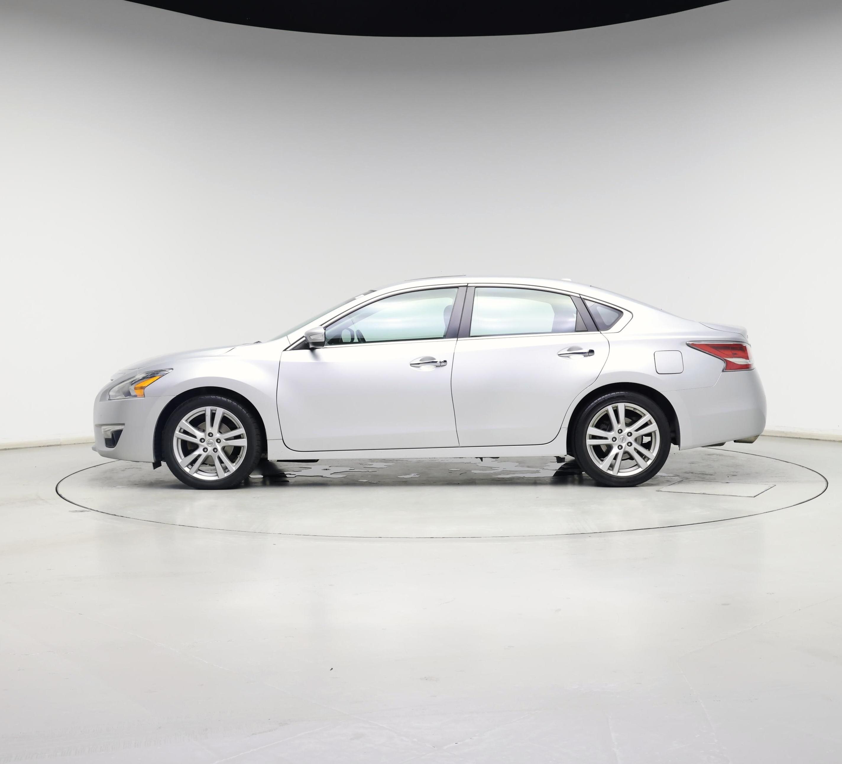 Thumbnail: 2015 Nissan Altima - 3