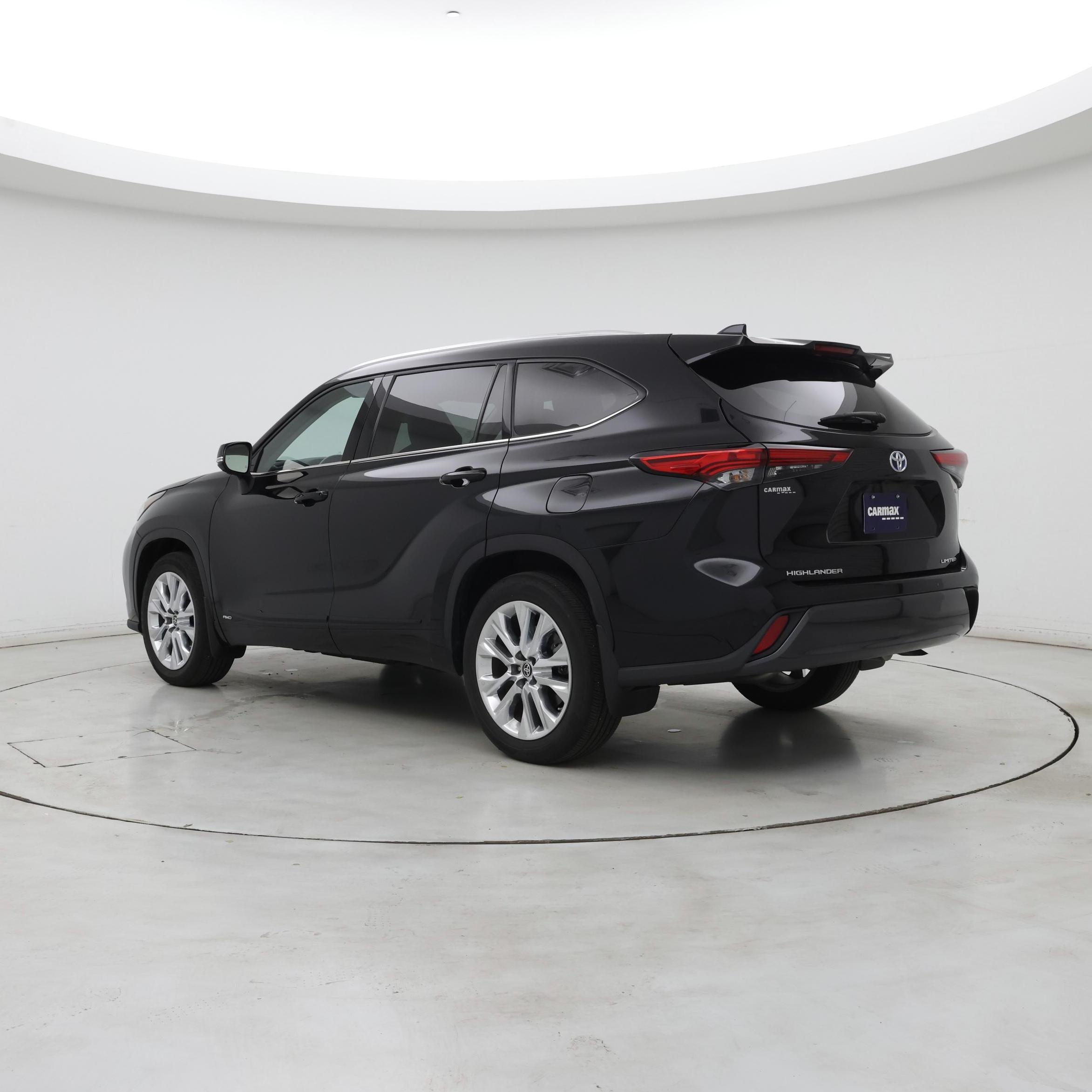 Thumbnail: 2022 Toyota Highlander - 2