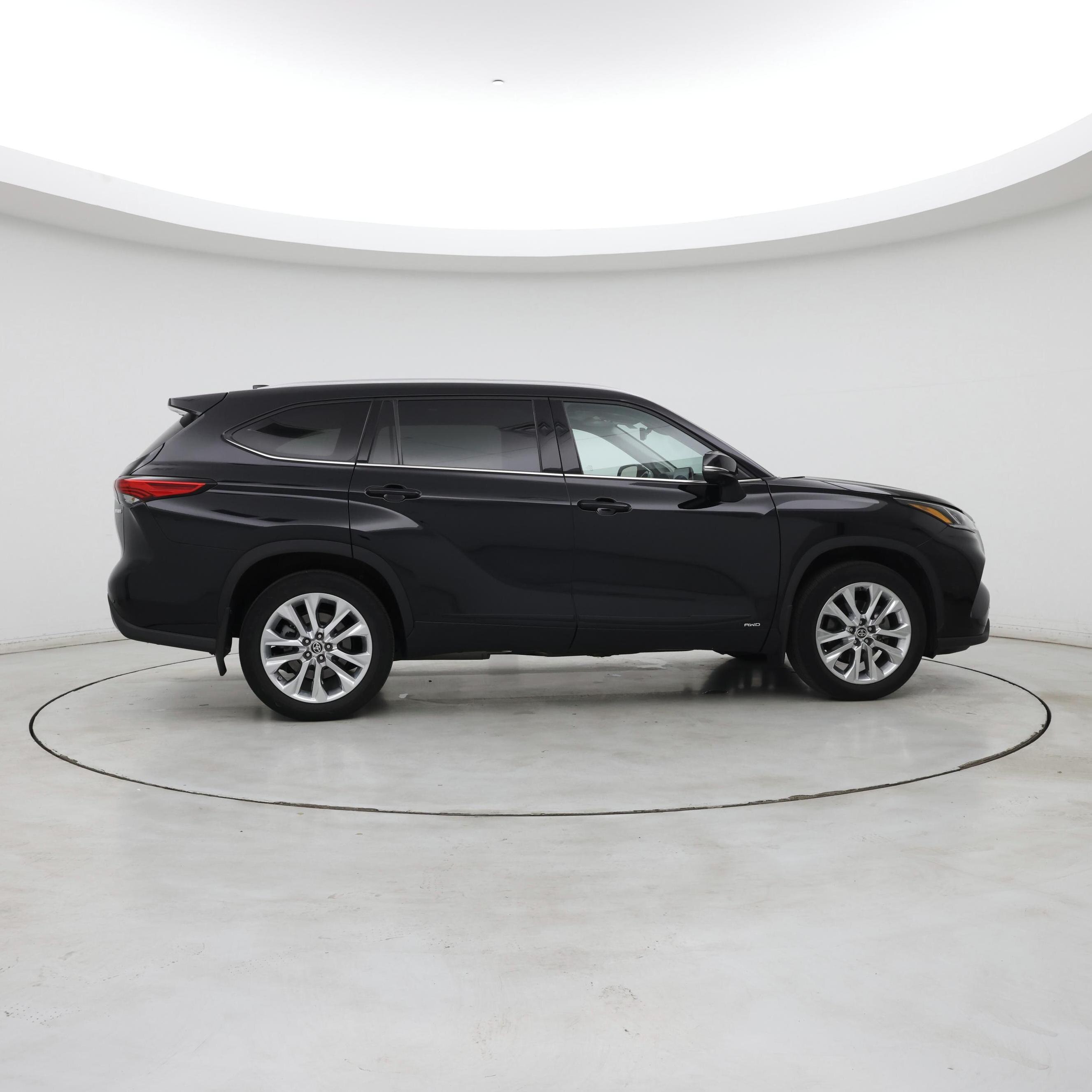 Thumbnail: 2022 Toyota Highlander - 7