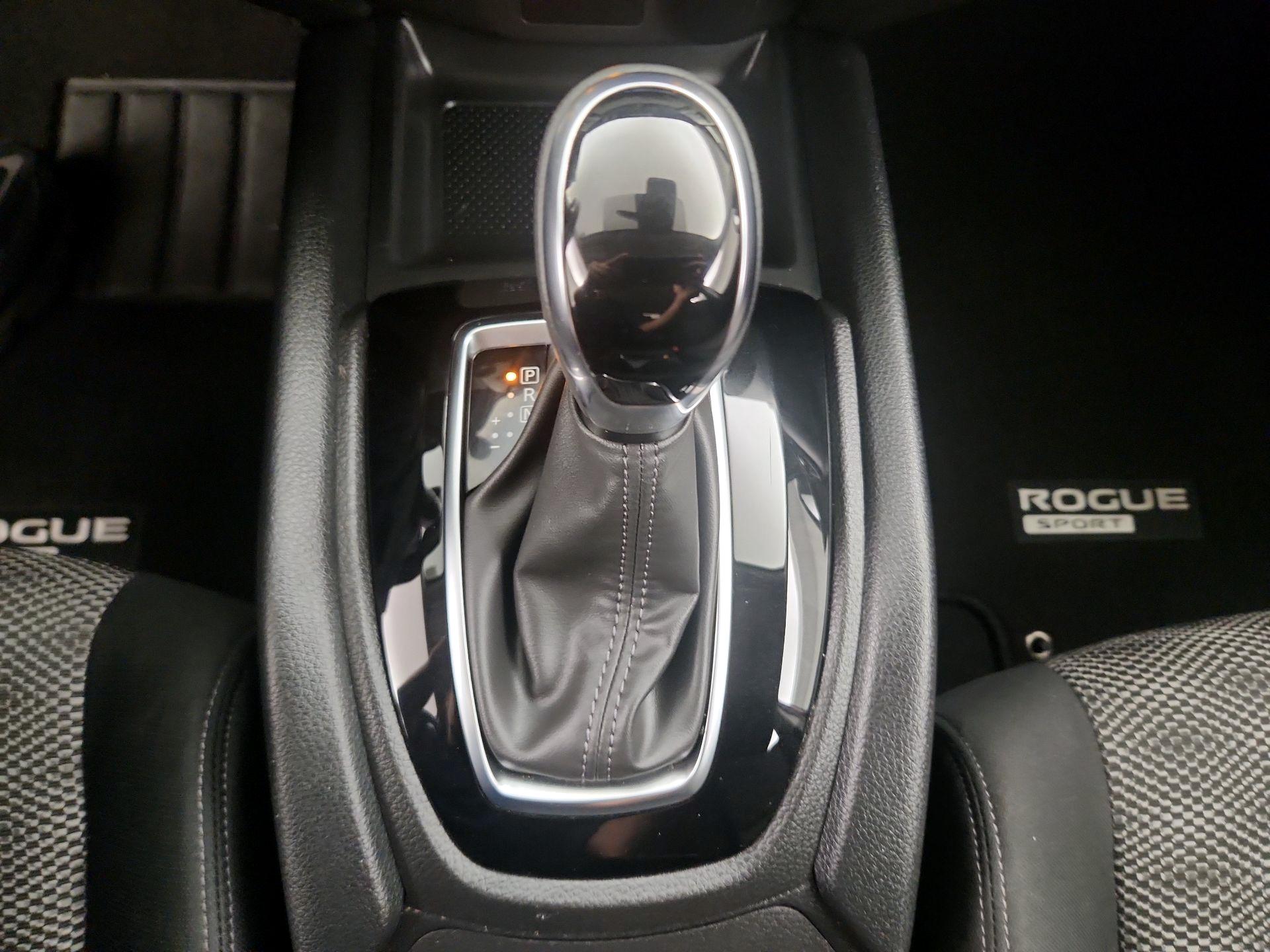 Thumbnail: 2021 Nissan Rogue Sport - 17