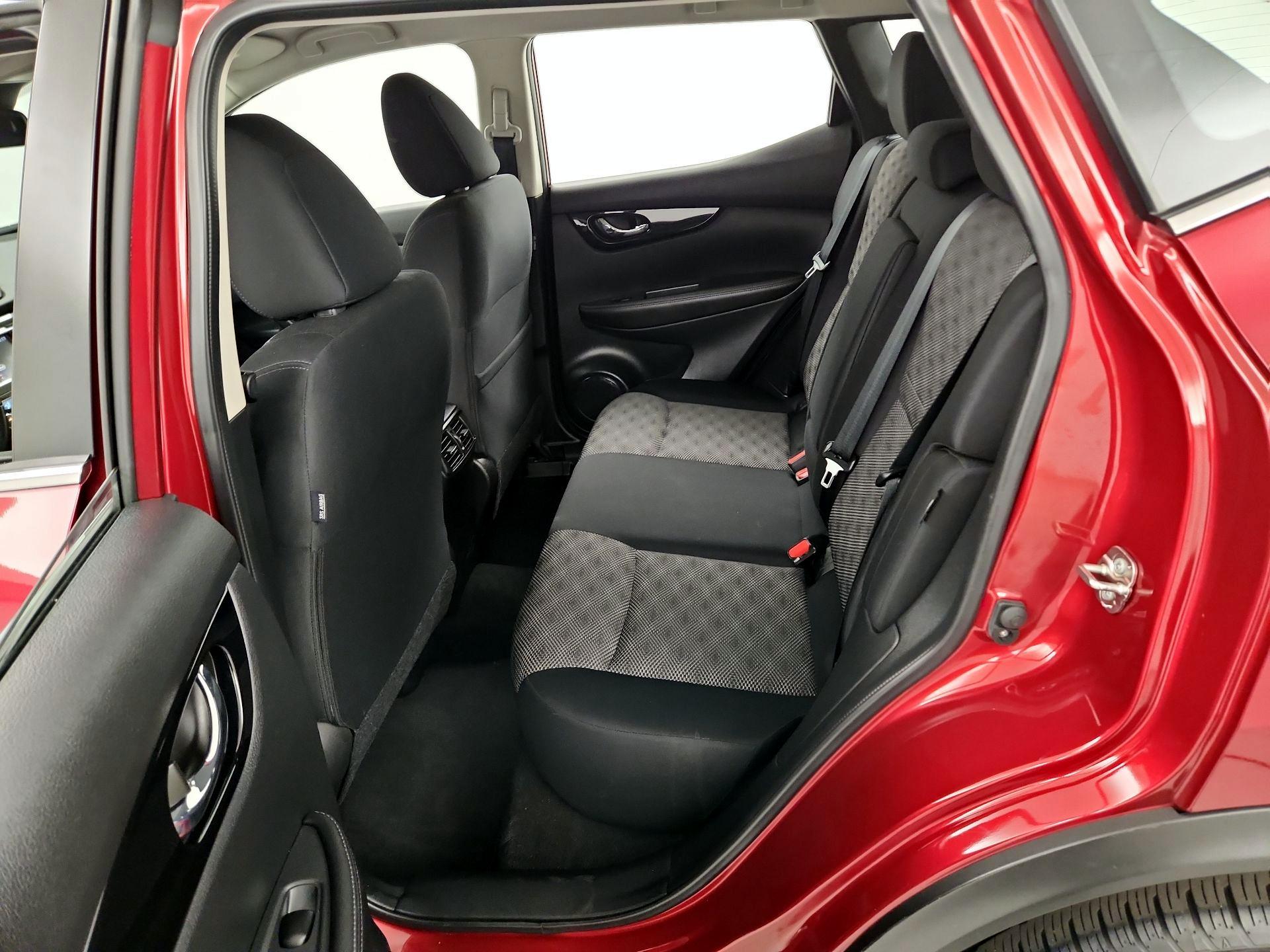 Thumbnail: 2021 Nissan Rogue Sport - 19