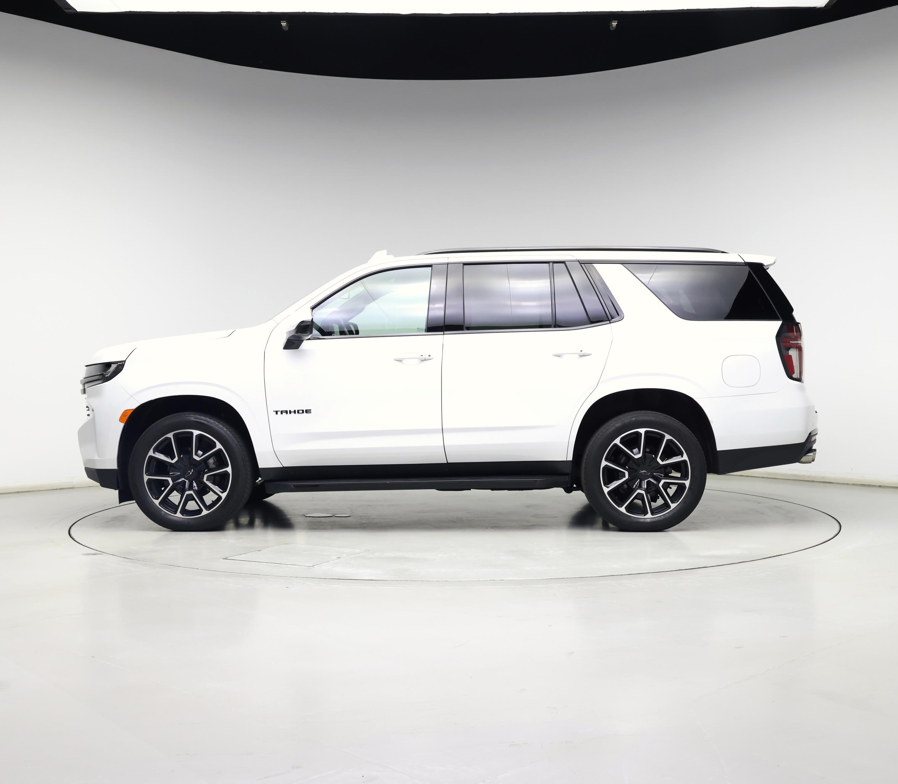Thumbnail: 2022 Chevrolet Tahoe - 3