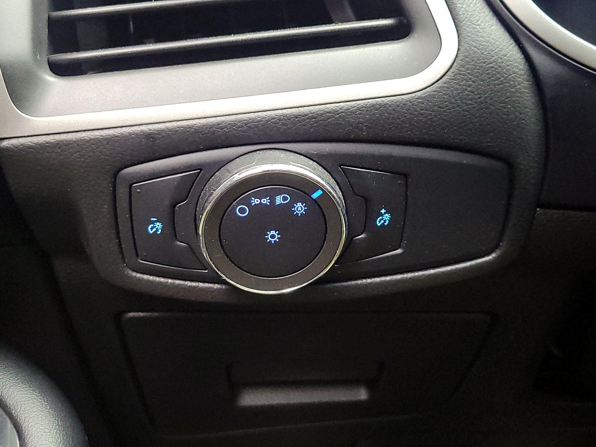 Thumbnail: 2016 Ford Edge - 13