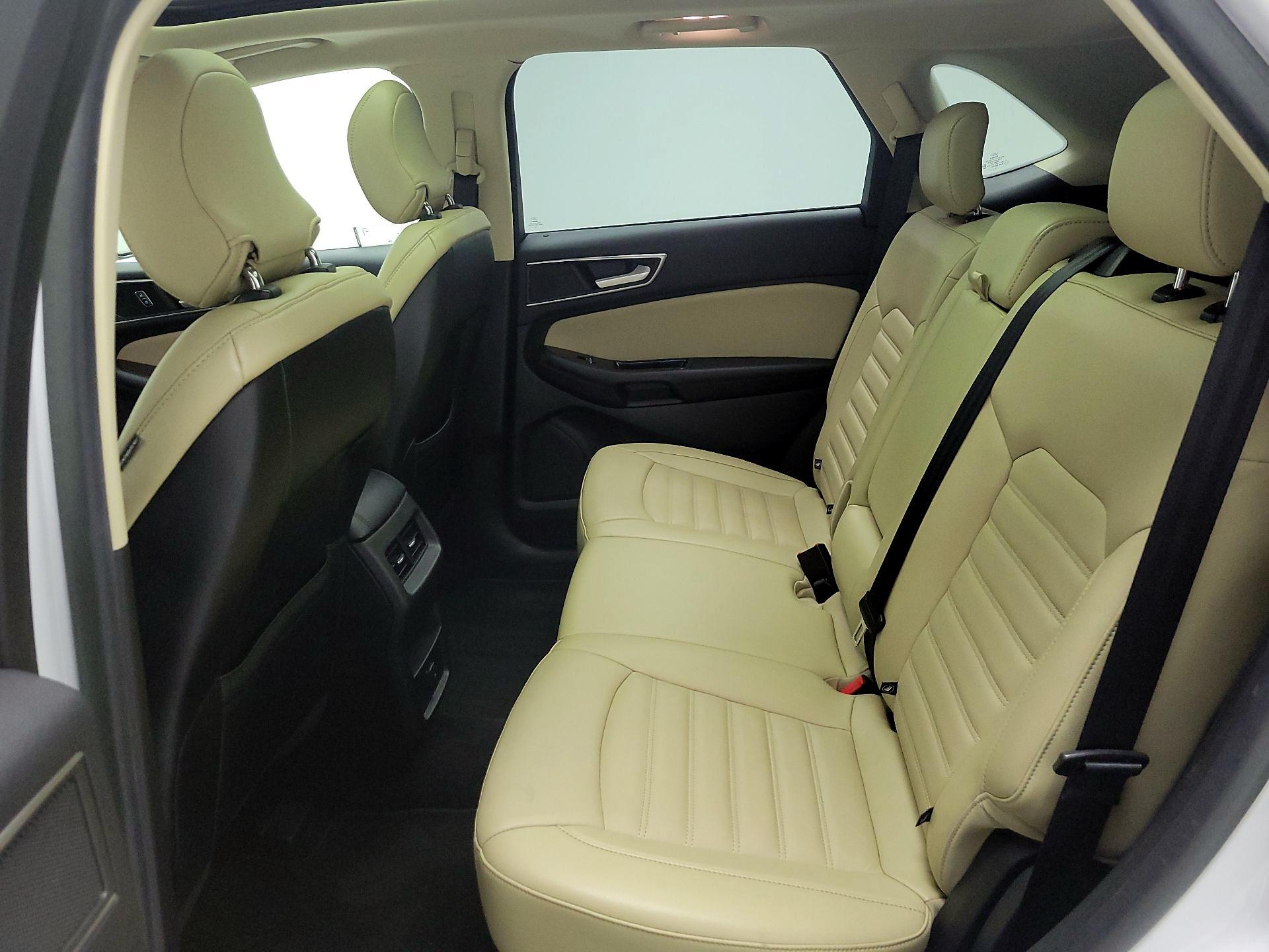 Thumbnail: 2016 Ford Edge - 20