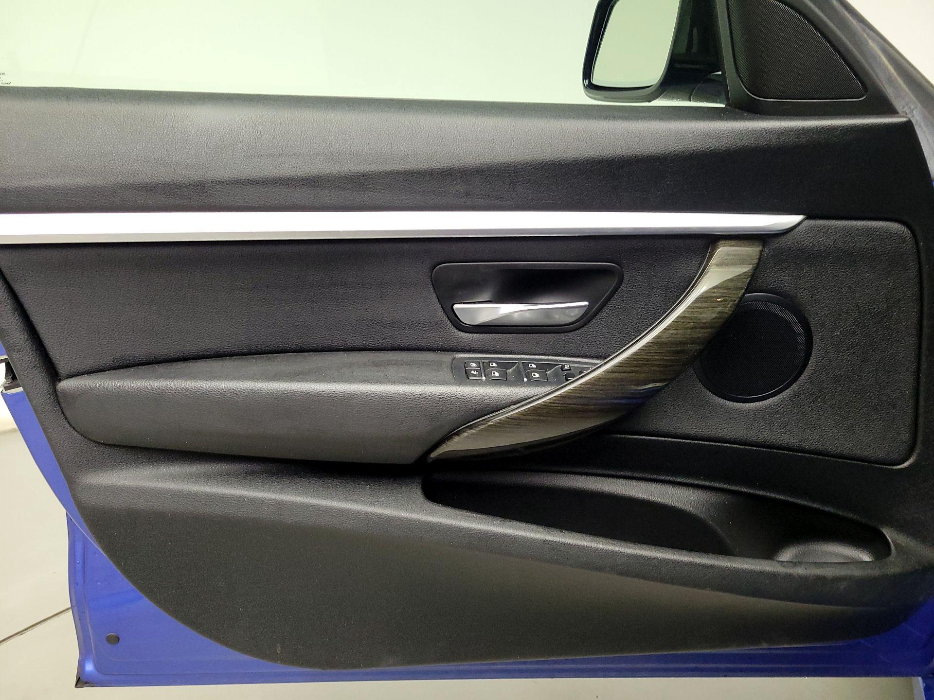 Thumbnail: 2018 BMW 3 Series - 12